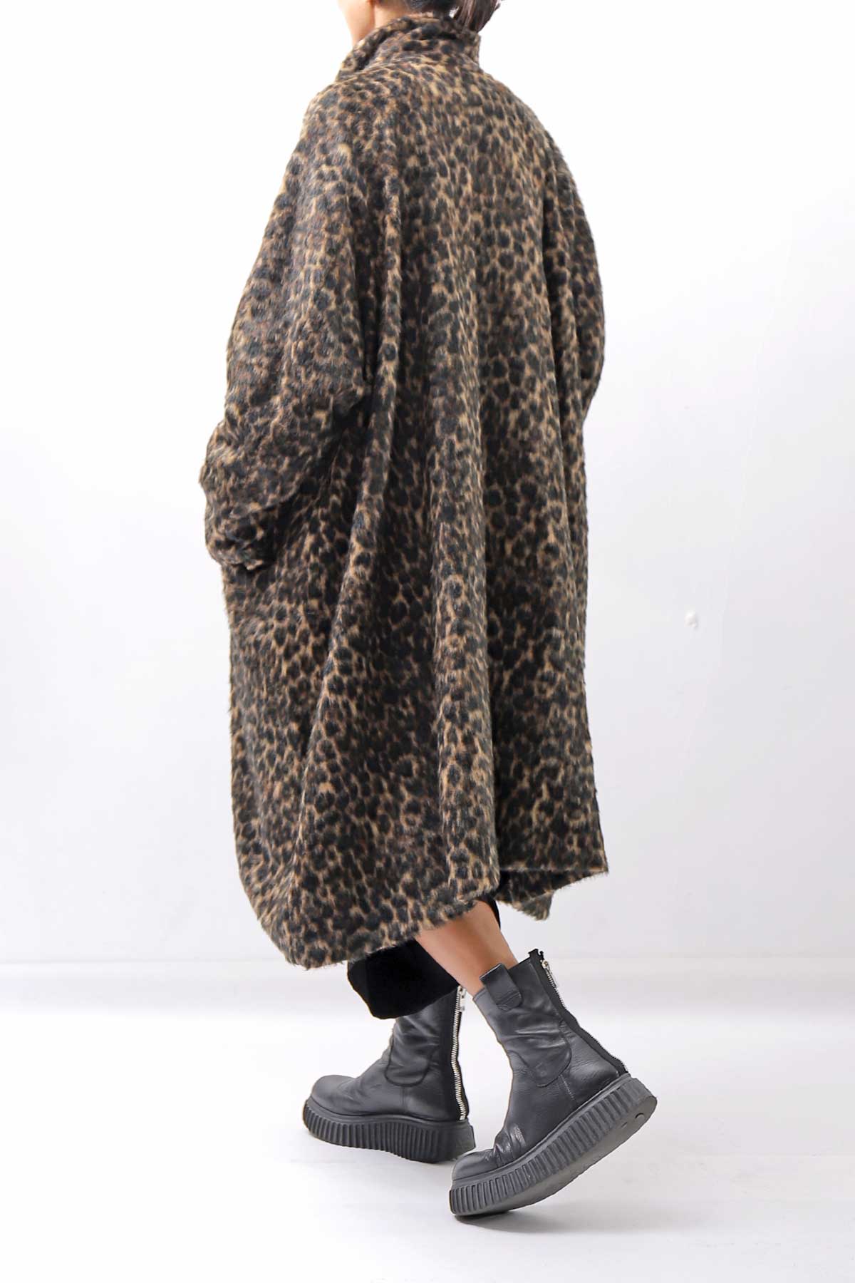 【RUNDHOLZ】 OVERSIZED ECO-FUR SHORT HAIR LEOPARD COAT_LEO JACQUARD