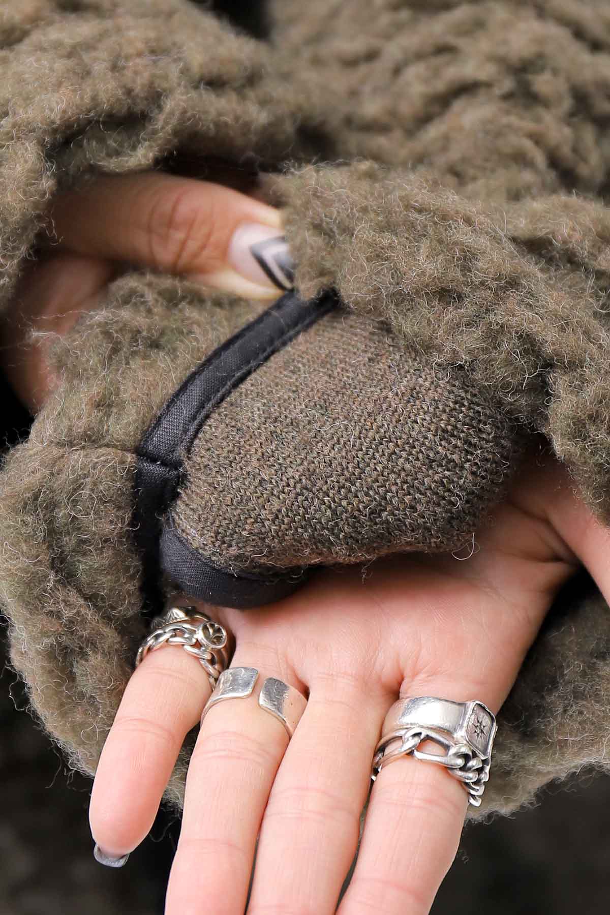 【NOSTRASANTISSIMA】 UNISEX VIRGIN BOA KNIT HOODED COAT_KHAKI BROWN