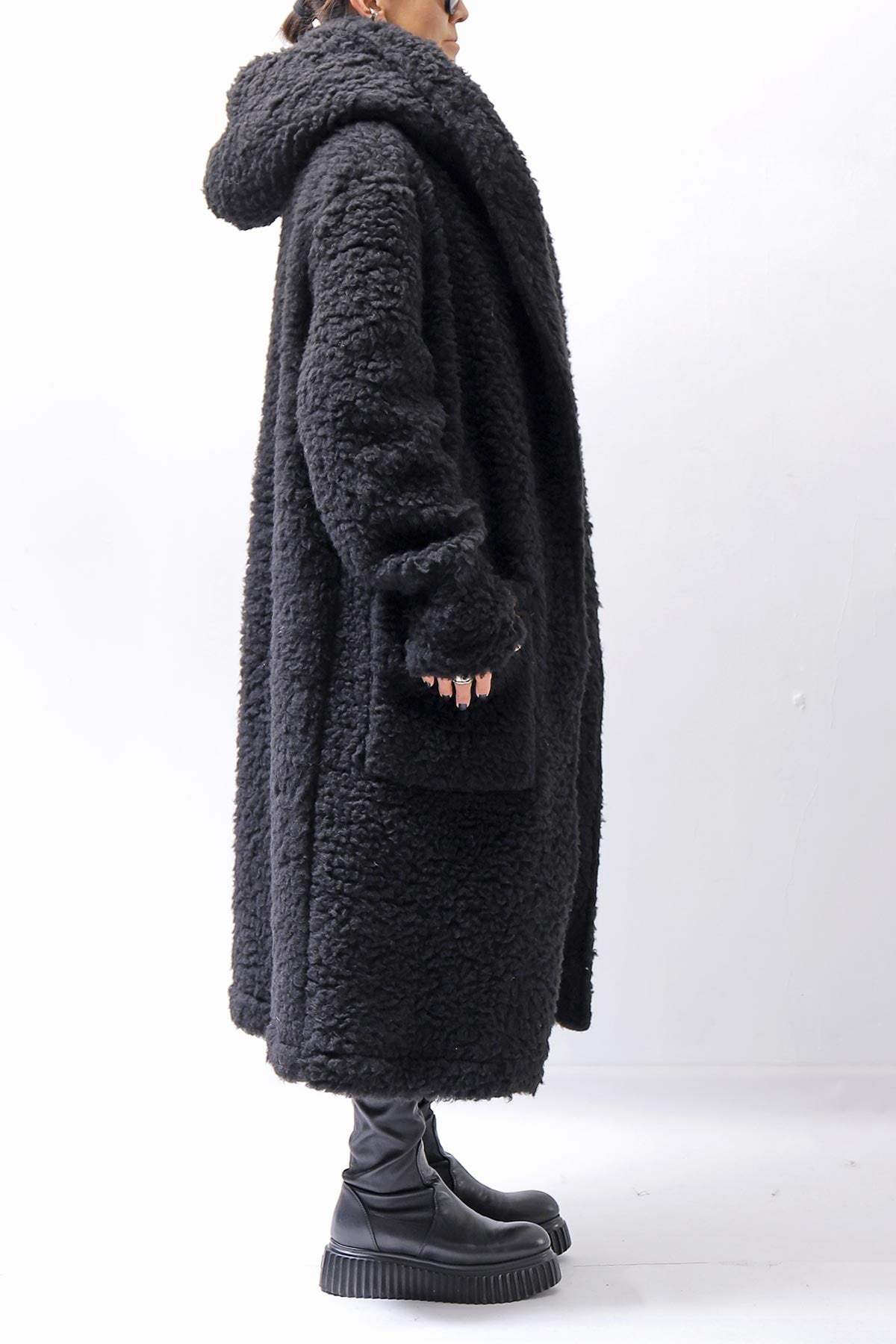 【NOSTRASANTISSIMA】 UNISEX VIRGIN BOA KNIT HOODED COAT_BLACK