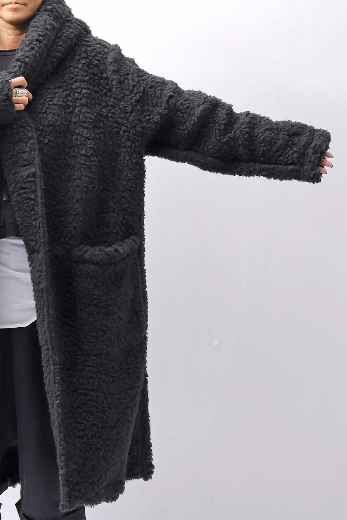 【NOSTRASANTISSIMA】 UNISEX VIRGIN BOA KNIT HOODED COAT_BLACK
