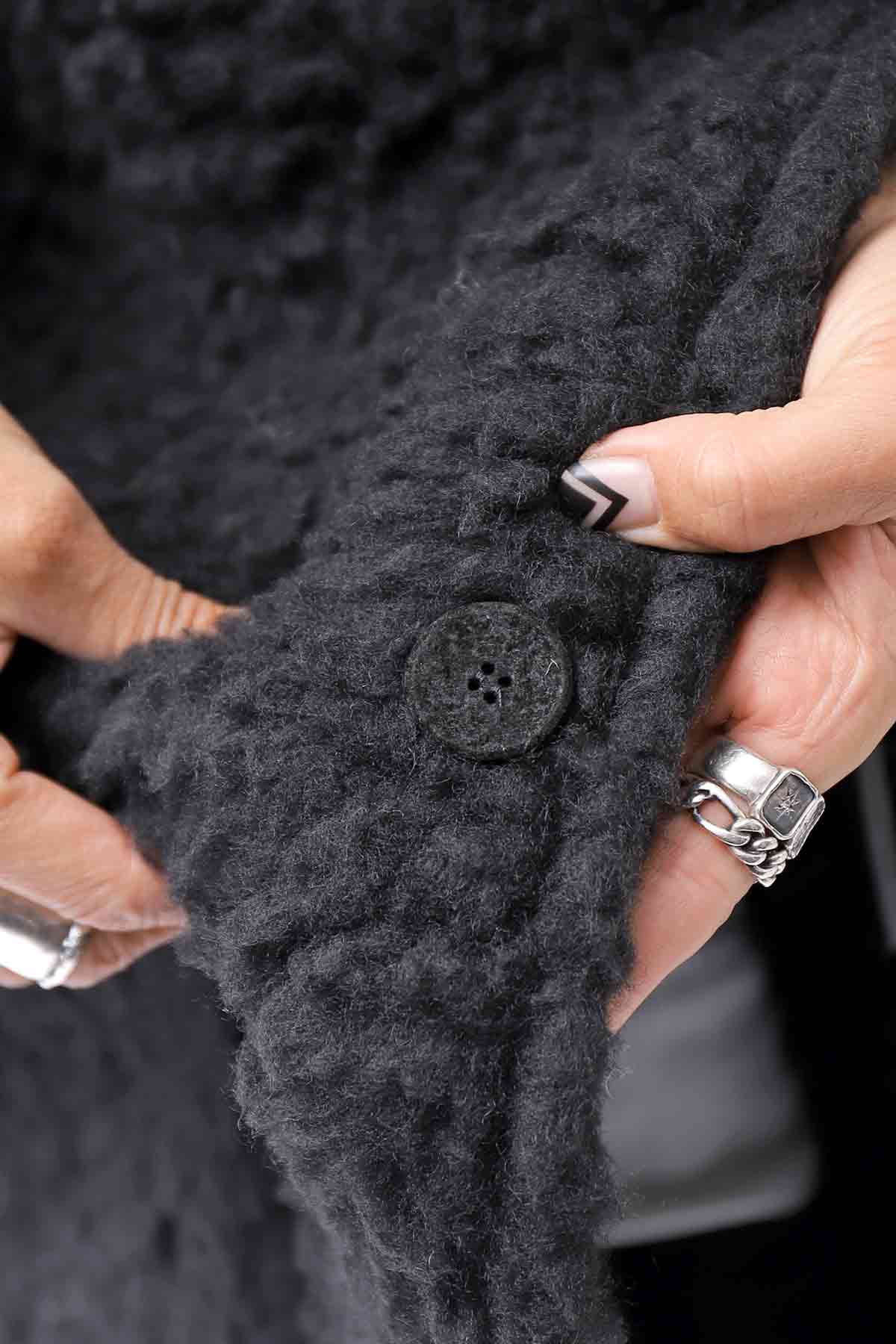 【NOSTRASANTISSIMA】 UNISEX VIRGIN BOA KNIT HOODED COAT_BLACK