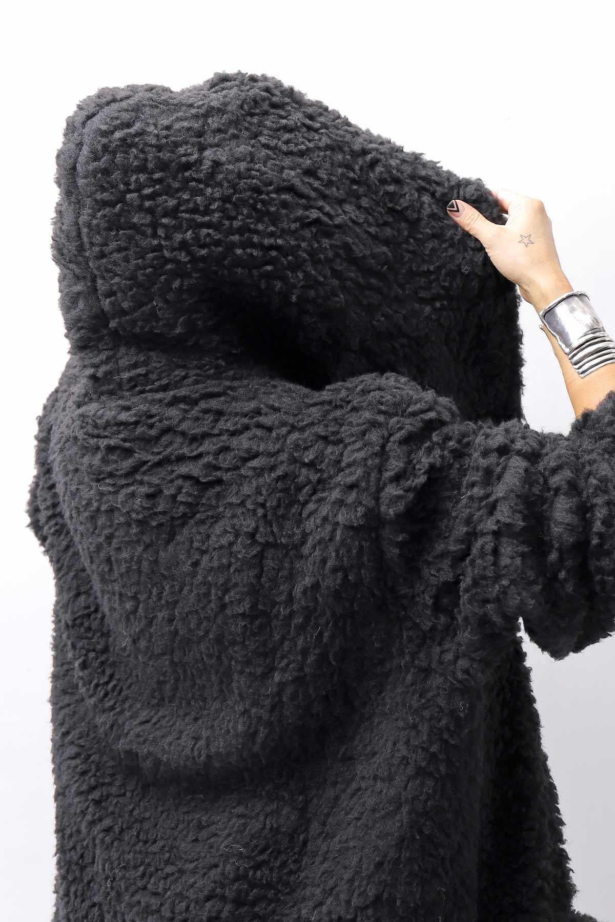 【NOSTRASANTISSIMA】 UNISEX VIRGIN BOA KNIT HOODED COAT_BLACK