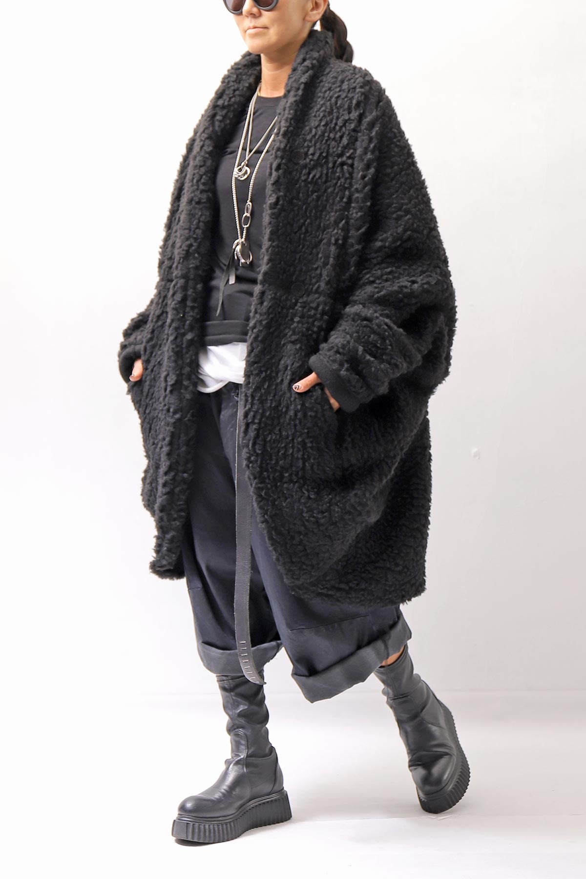 【NOSTRASANTISSIMA】 UNISEX OVERSIZED COCOON VIRGIN WOOL BOA KNIT CARDIGAN_BLACK