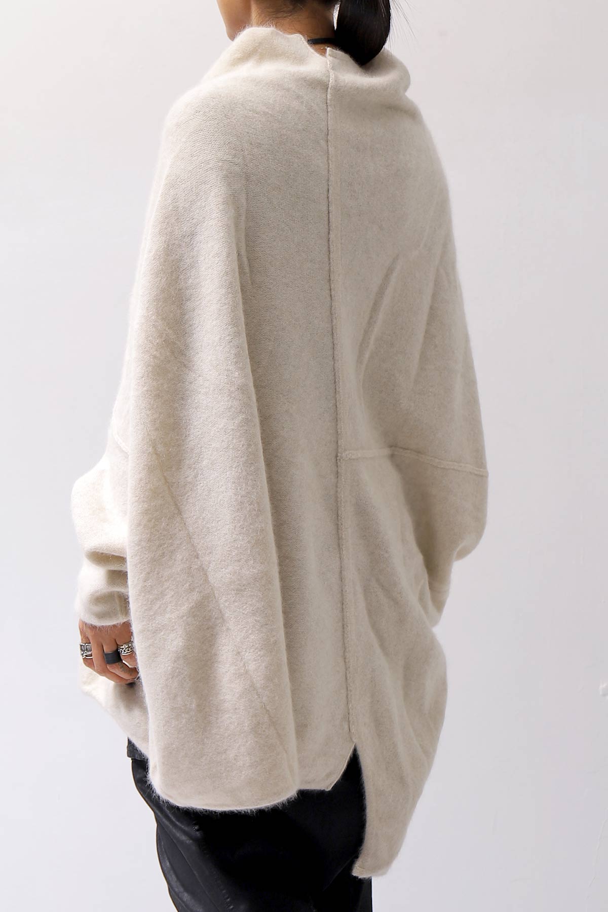 【RUNDHOLZ】 UNISEX RACCOON FRONT FLAP KNIT 141 0703_BONE MEL