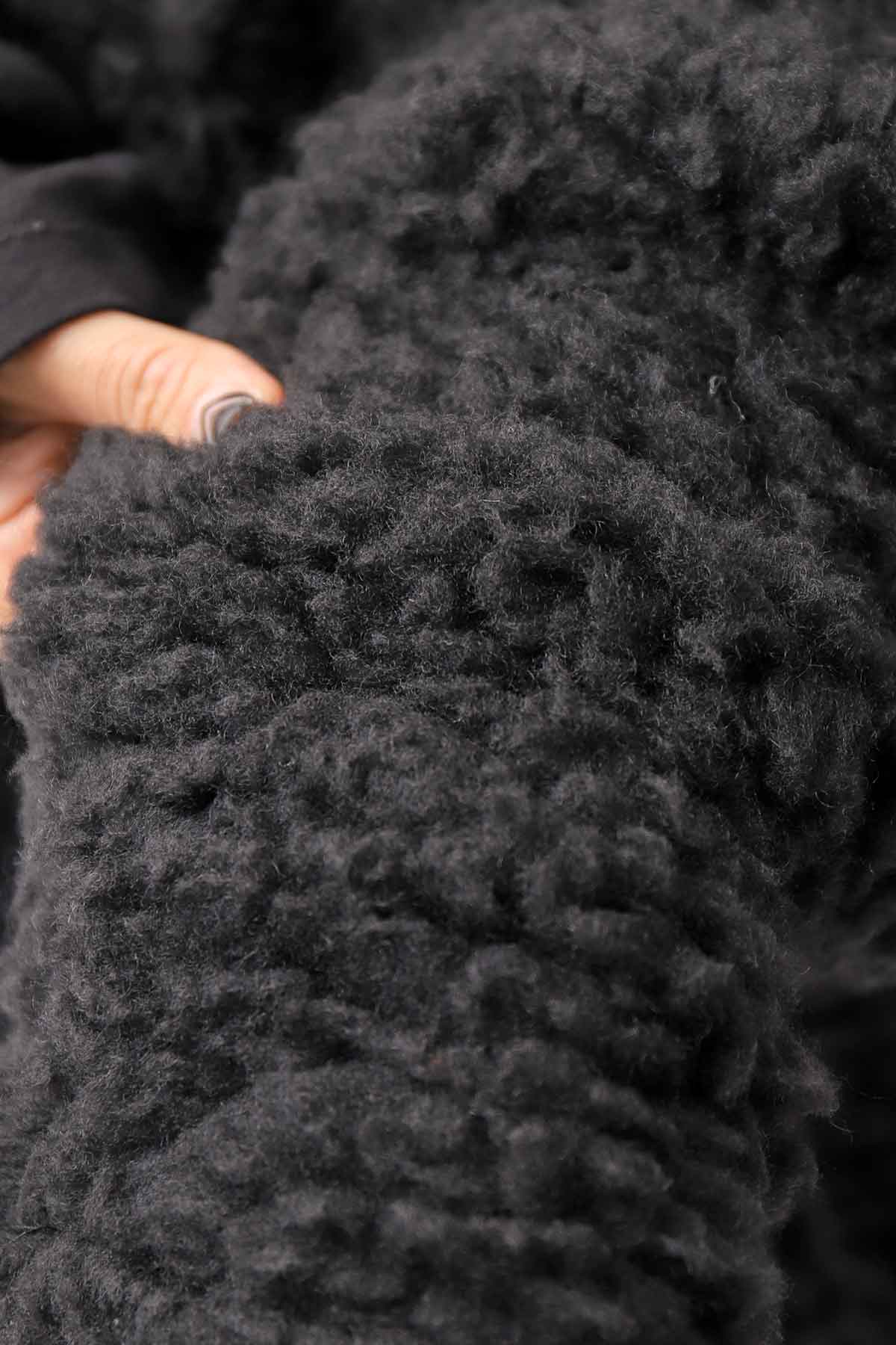 【NOSTRASANTISSIMA】 UNISEX OVERSIZED COCOON VIRGIN WOOL BOA KNIT CARDIGAN_BLACK