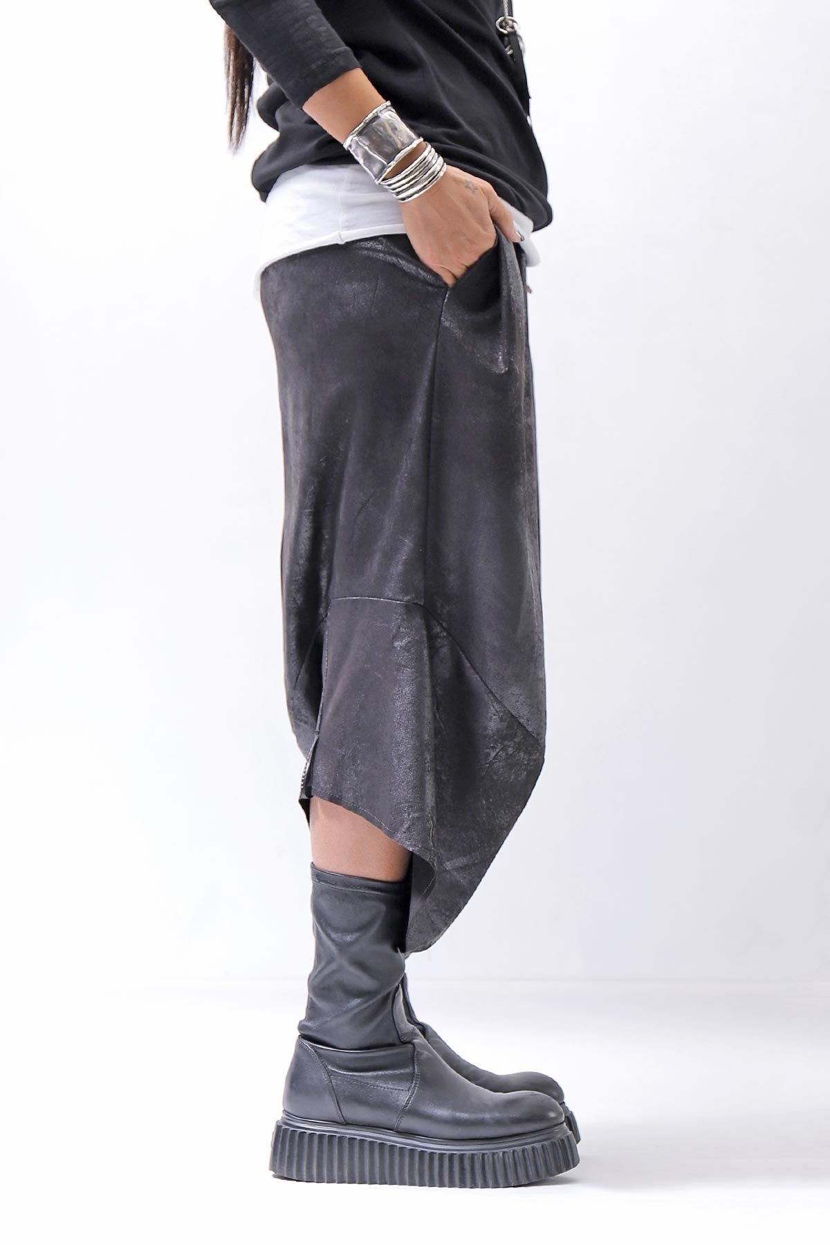 【Primordial is Primitive】 UNISEX ASYMMETRY STRETCH ECO LEATHER PANTS 722HA_BLACK