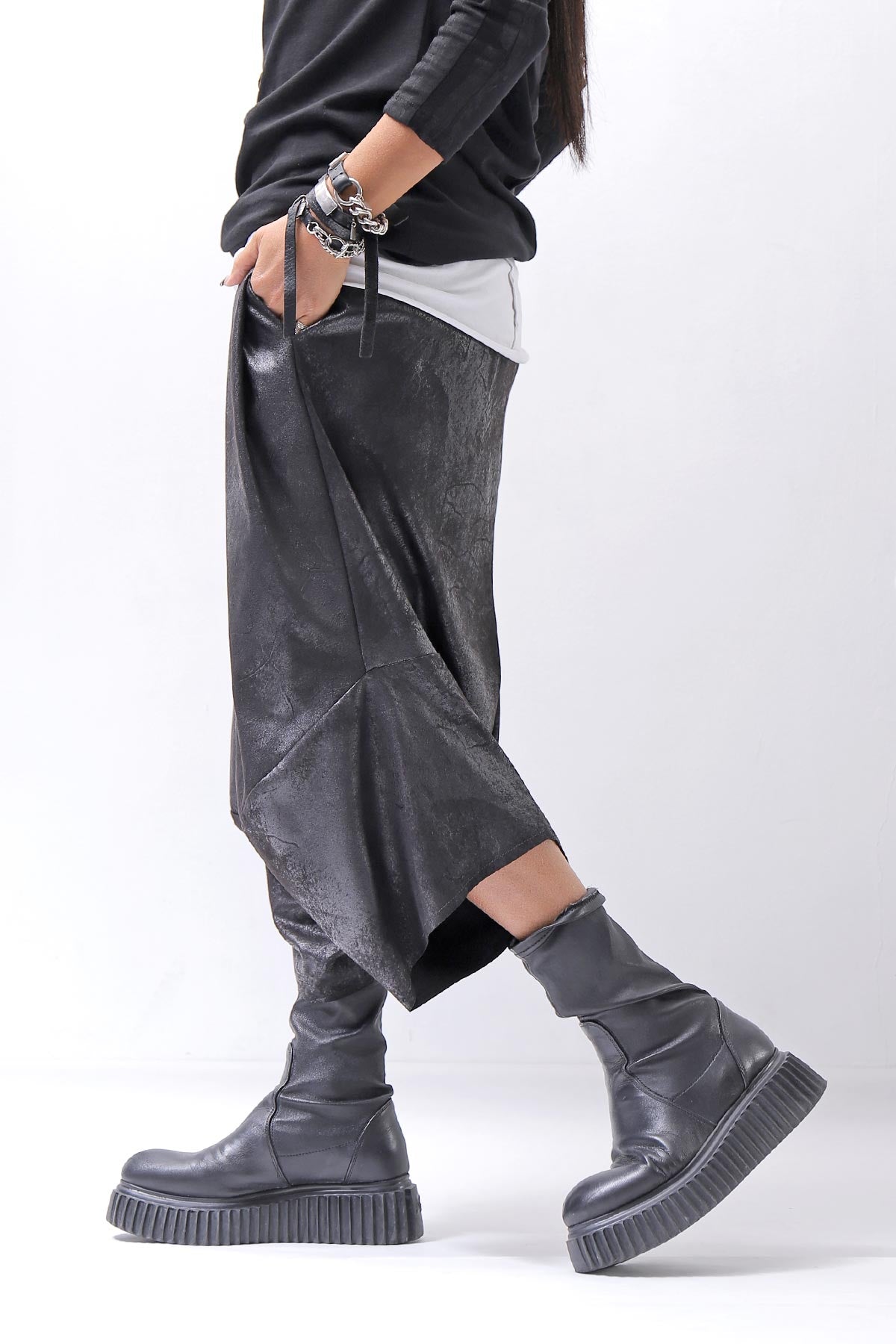 【Primordial is Primitive】 UNISEX ASYMMETRY STRETCH ECO LEATHER PANTS 722HA_BLACK