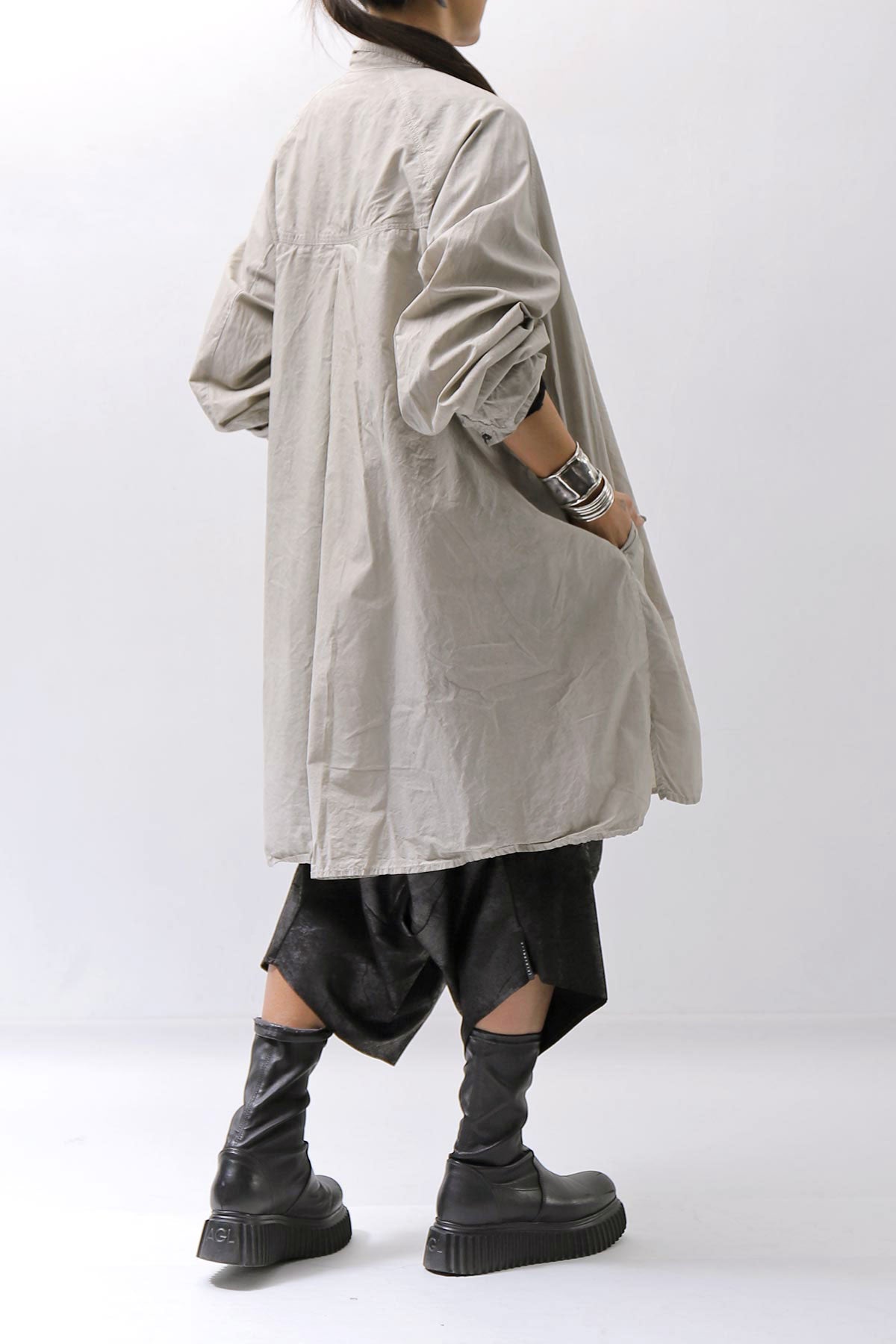 【RUNDHOLZ】 UNISEX OVERSIZE BACK TUCK SHIRT_SAND CLOUD
