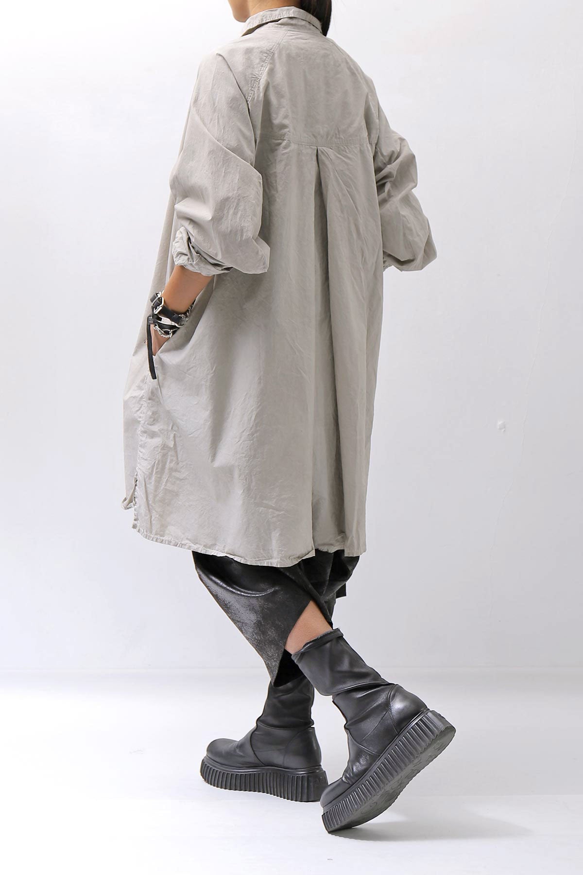 【RUNDHOLZ】 UNISEX OVERSIZE BACK TUCK SHIRT_SAND CLOUD