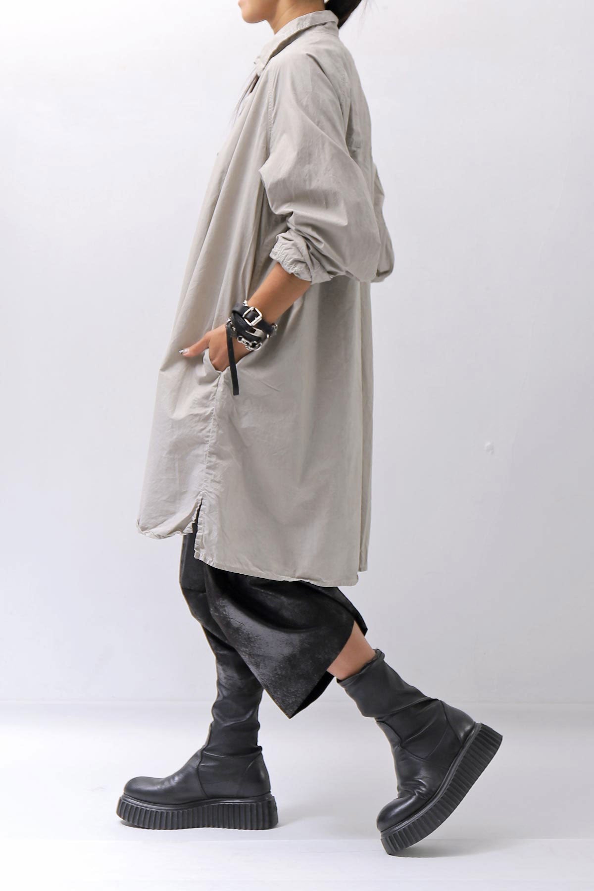 【RUNDHOLZ】 UNISEX OVERSIZE BACK TUCK SHIRT_SAND CLOUD