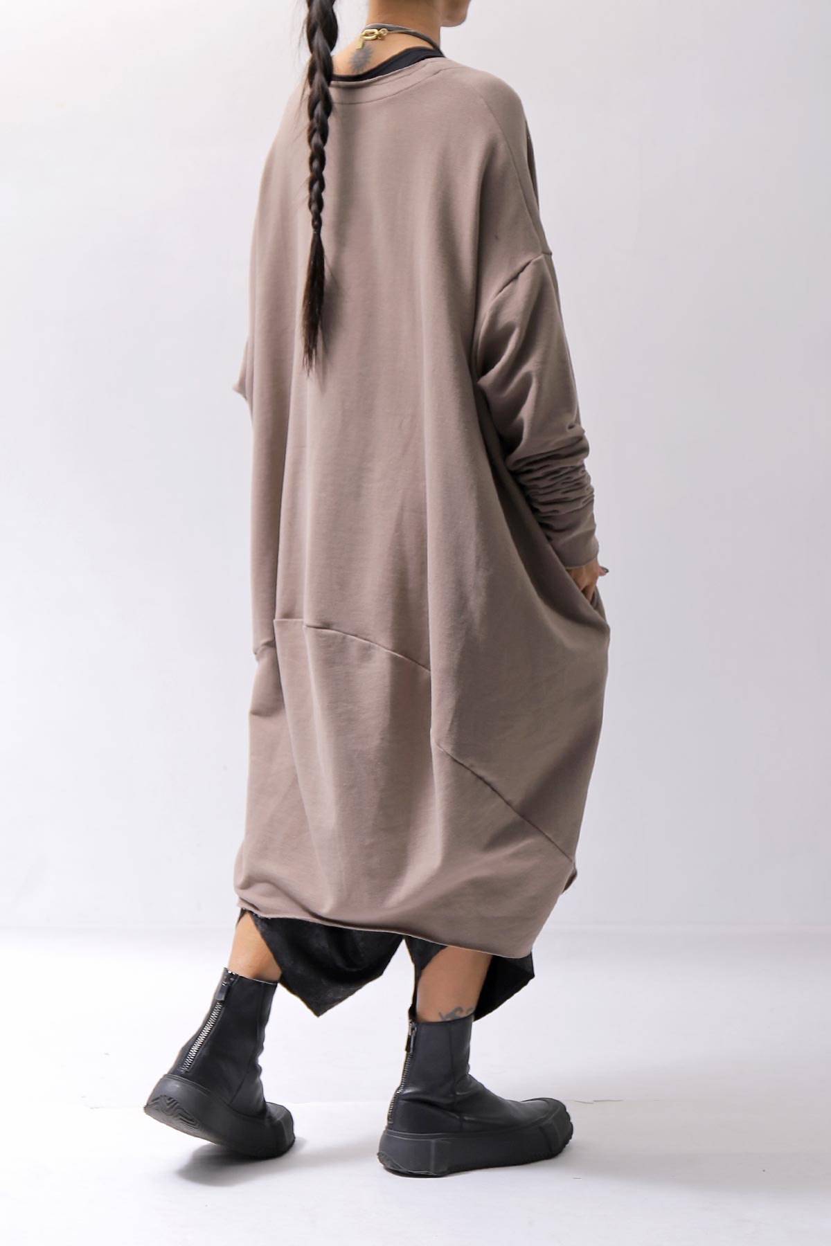 【bajra】 OVERSIZED BACK DRAPE DRESS 159QK01_TAUPE