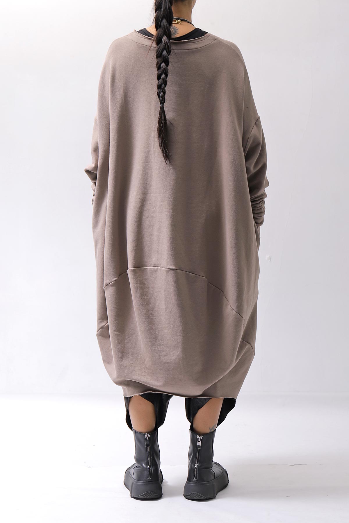 【bajra】 OVERSIZED BACK DRAPE DRESS 159QK01_TAUPE