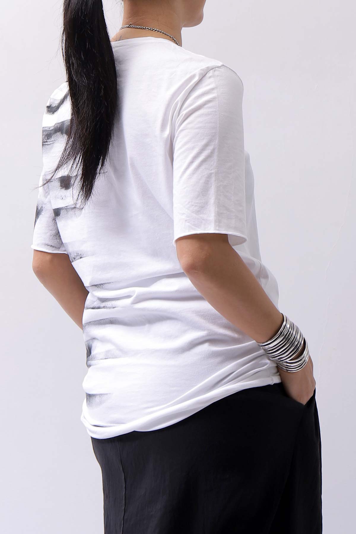 【Primordial is Primitive】 UNISEX SIDE PRINTED SLIM FIT TEE ST-709RO_WHITE