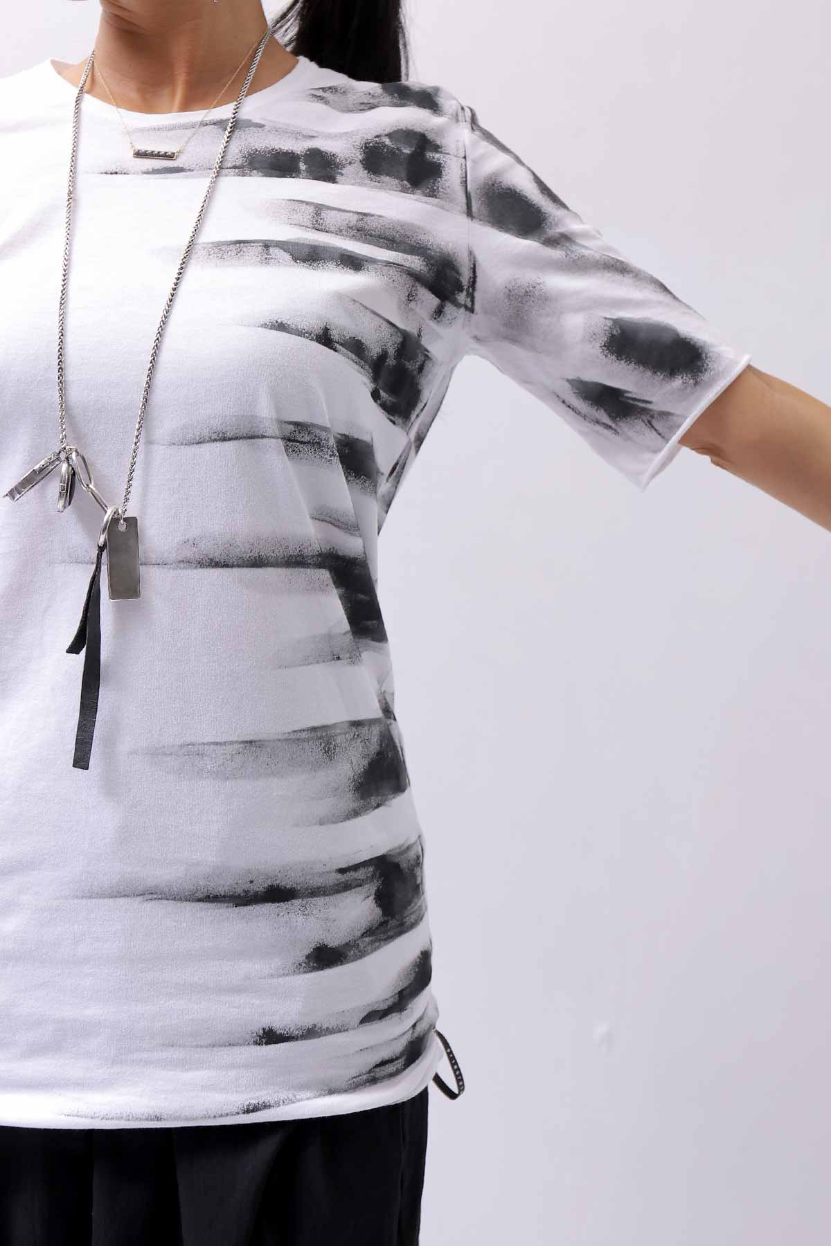 【Primordial is Primitive】 UNISEX SIDE PRINTED SLIM FIT TEE ST-709RO_WHITE