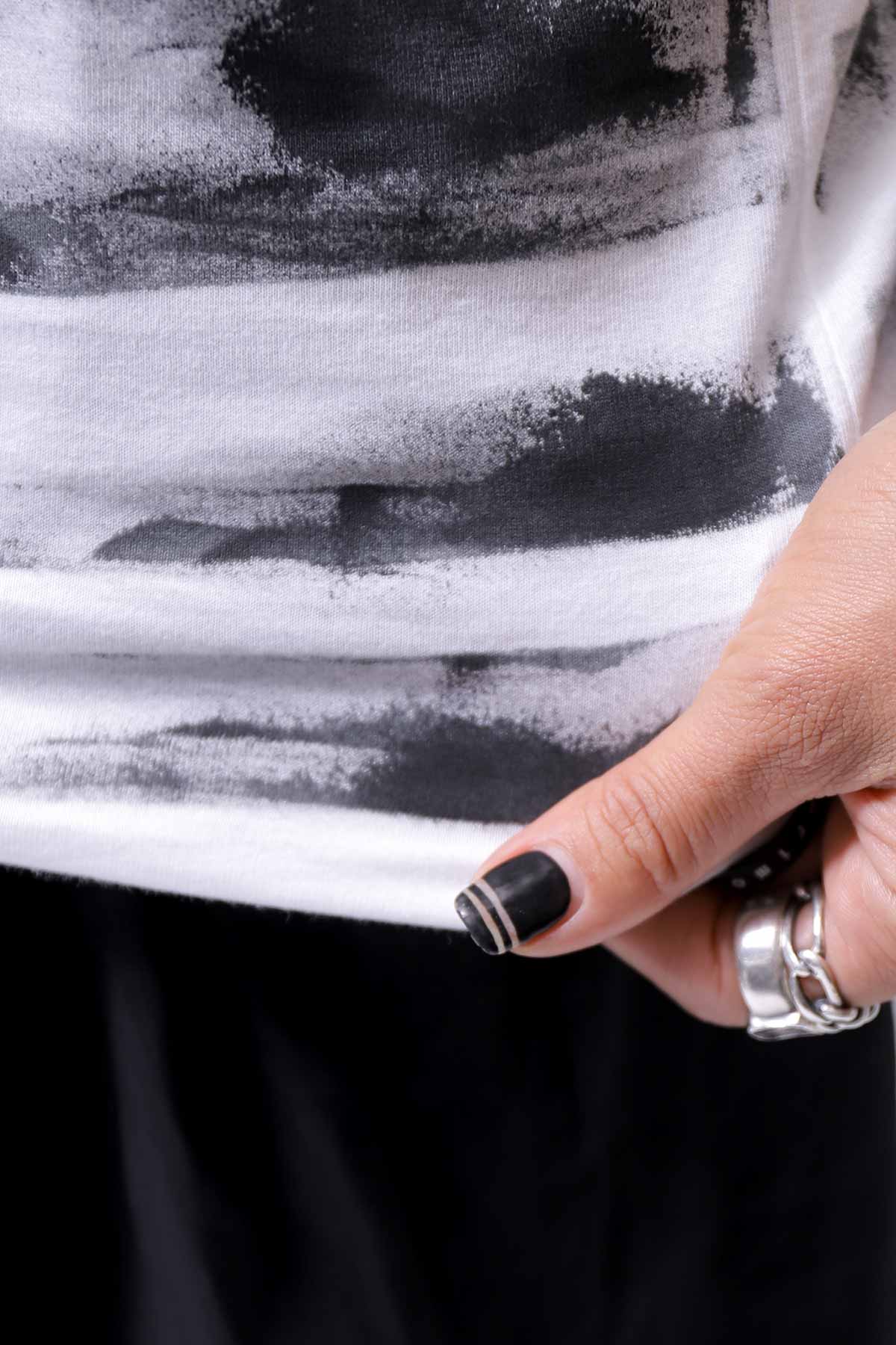 【Primordial is Primitive】 UNISEX SIDE PRINTED SLIM FIT TEE ST-709RO_WHITE