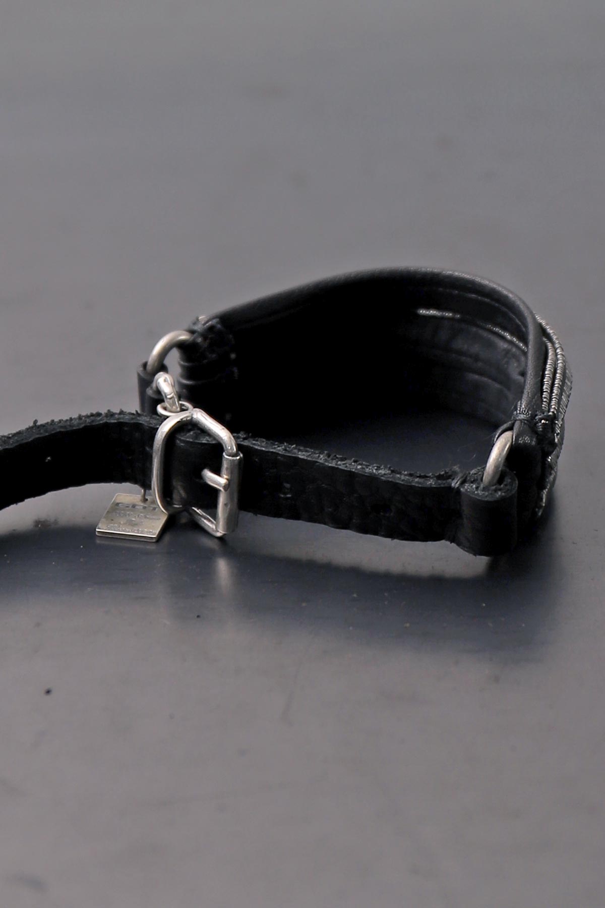 【GOTI】 SILVER MICRO STAPLE MULTI-UNIT LEATHER BRACELET_BR130