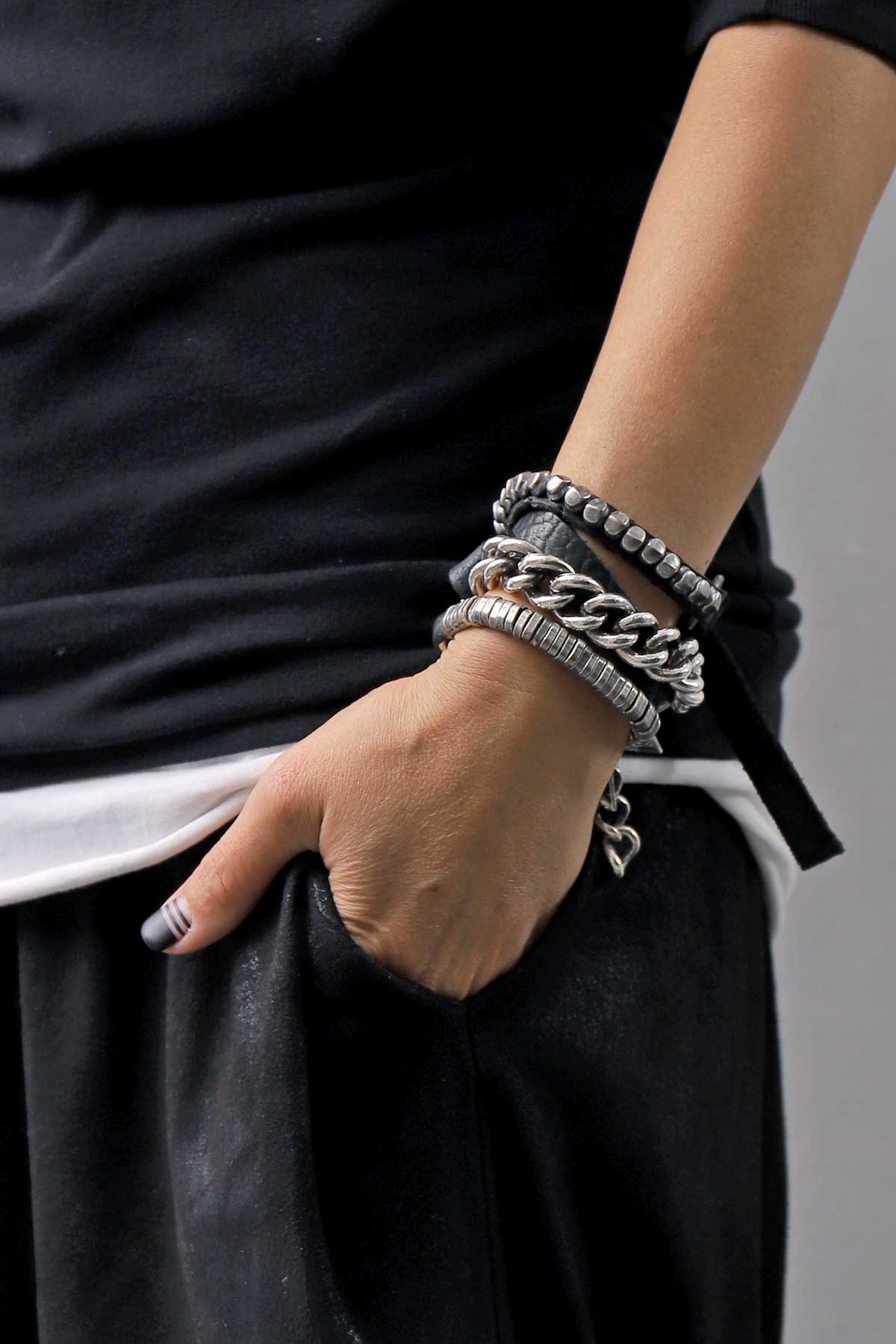 GOTI】 SILVER STONE LEATHER BRACELET_BR937 – QUADRATO Boutique