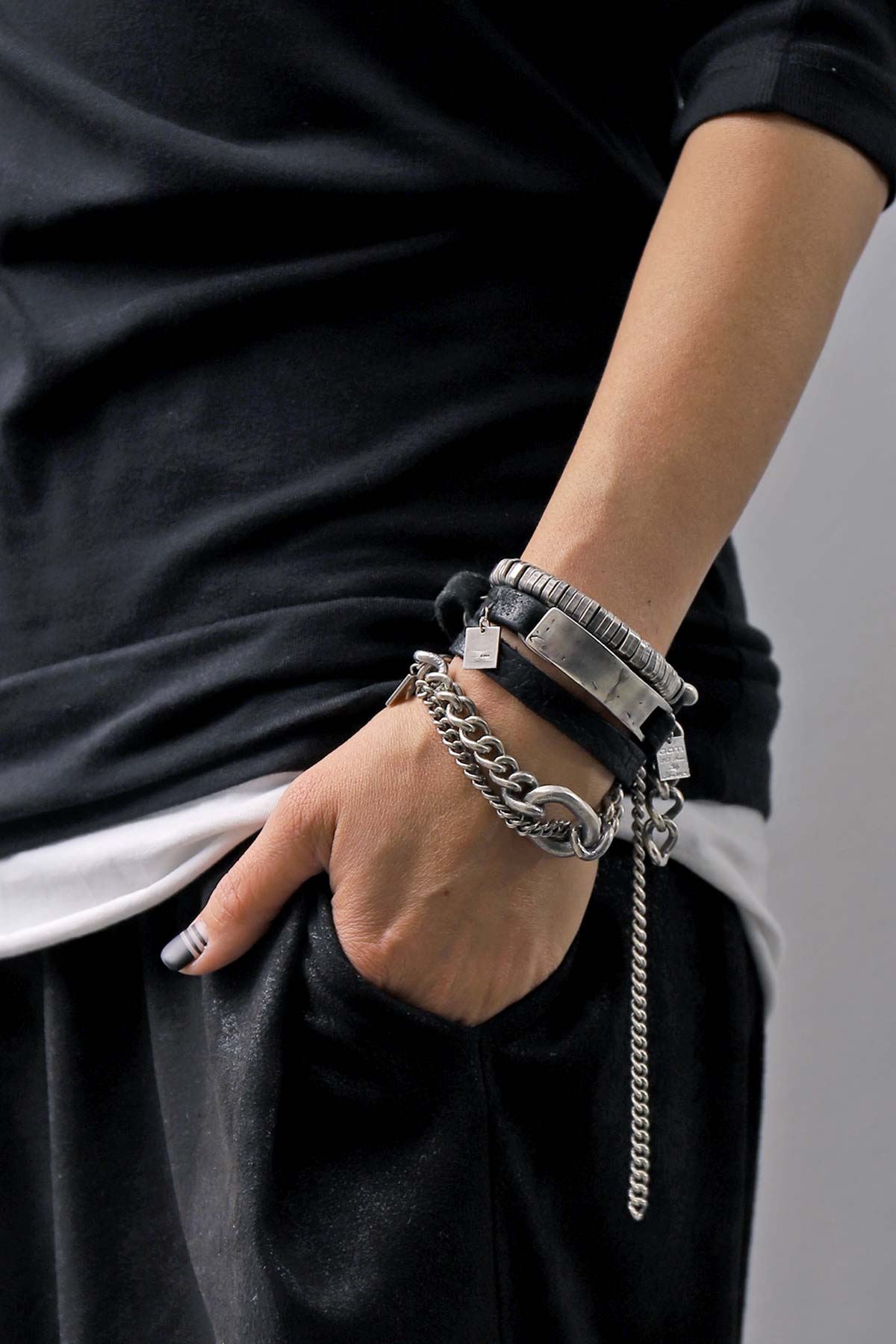 【GOTI】 SILVER PLATE &amp; LEATHER BANGLE_BR503