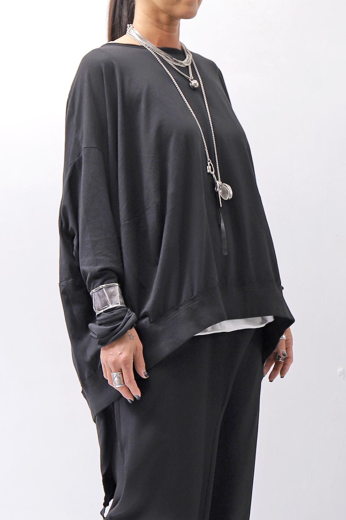 【RUNDHOLZ】 UNISEX TWIST COTTON BACK LAYERED ASYMMETRY TOP 256 0531_BLACK