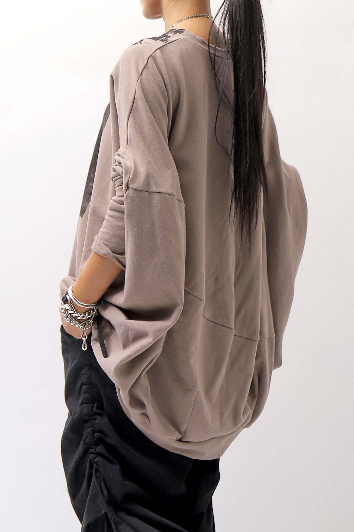 【bajra】 UNISEX BACK DRAPE TOP 154QK03_TAUPE PRINTED