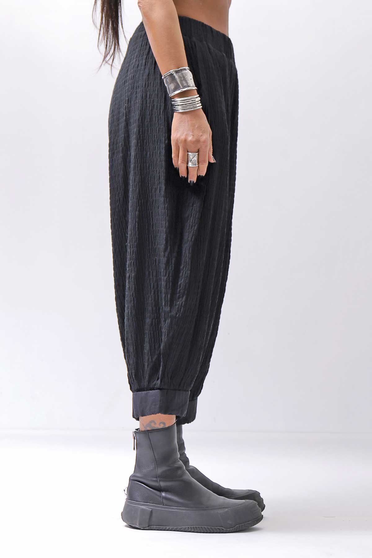 【studio b3】 UNISEX EMBOSSED MOROCCAN PANTS RBB1945_BLACK