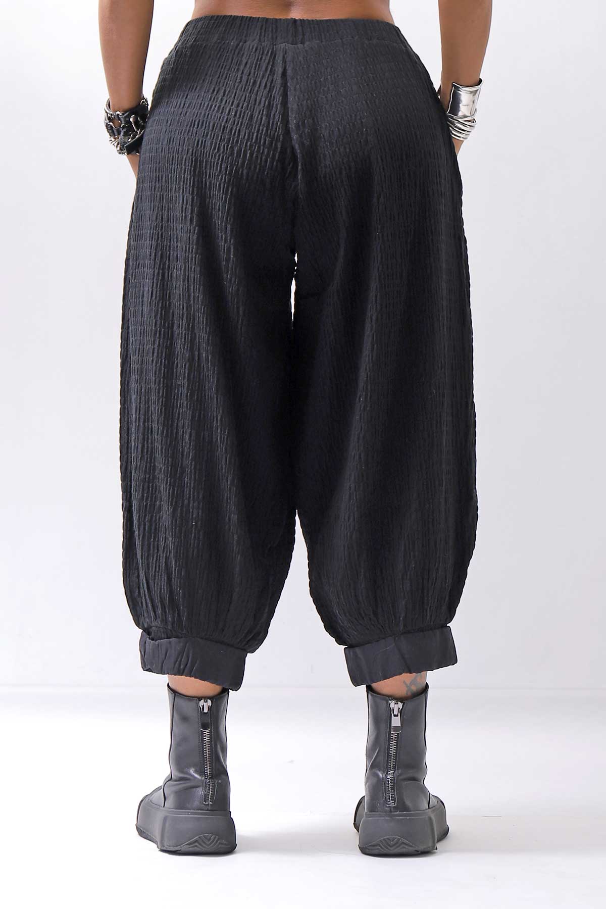 【studio b3】 UNISEX EMBOSSED MOROCCAN PANTS RBB1945_BLACK