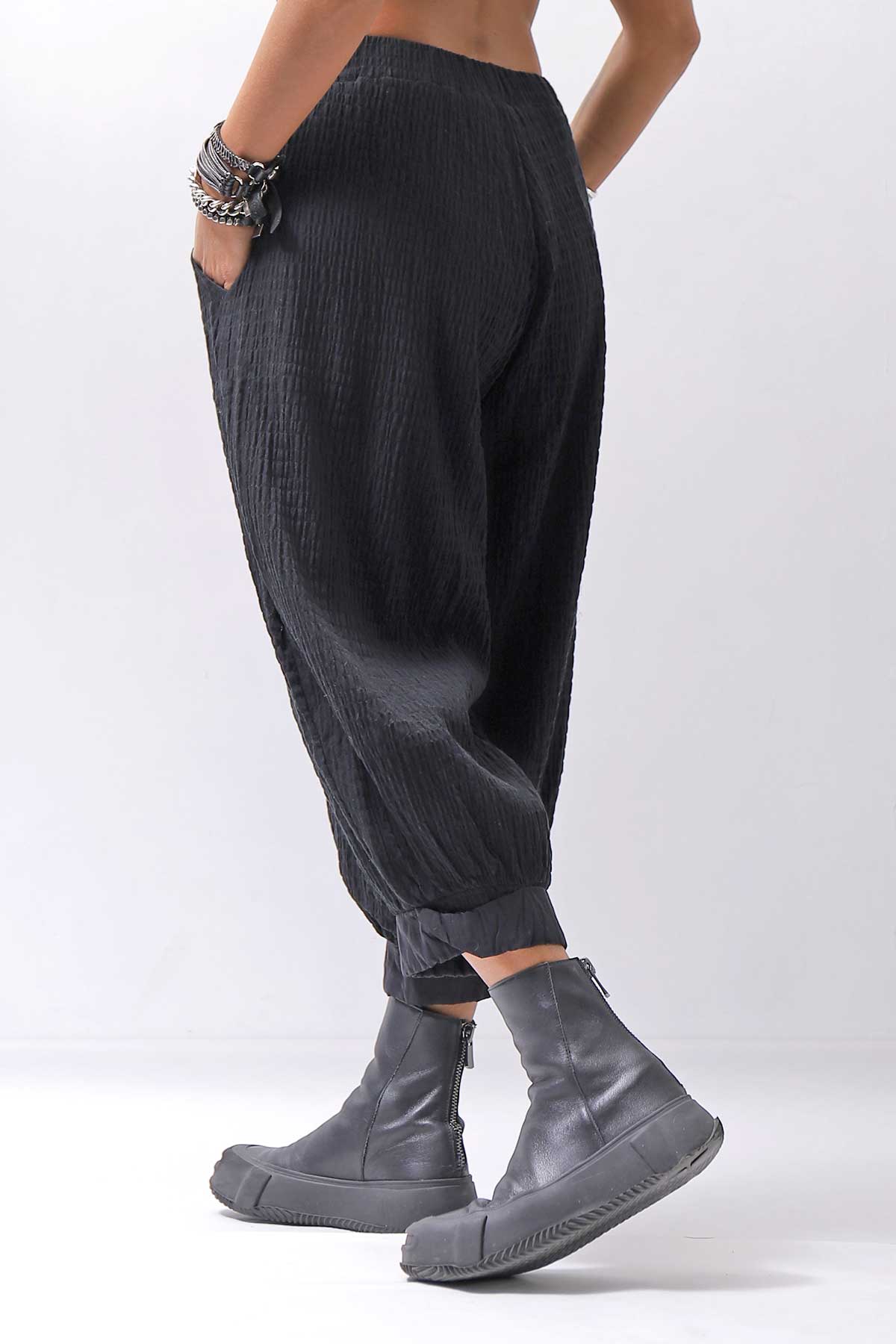 【studio b3】 UNISEX EMBOSSED MOROCCAN PANTS RBB1945_BLACK