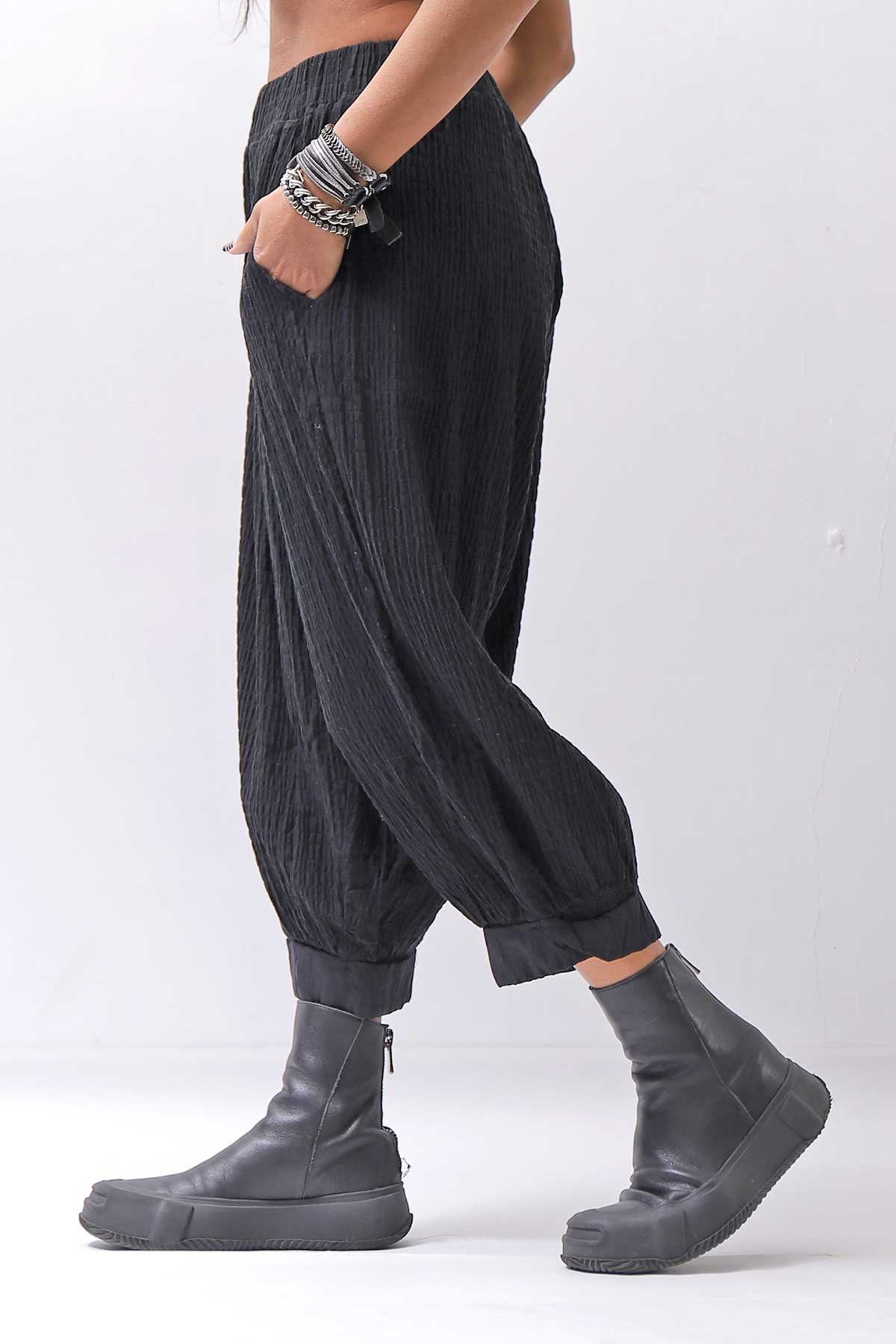【studio b3】 UNISEX EMBOSSED MOROCCAN PANTS RBB1945_BLACK