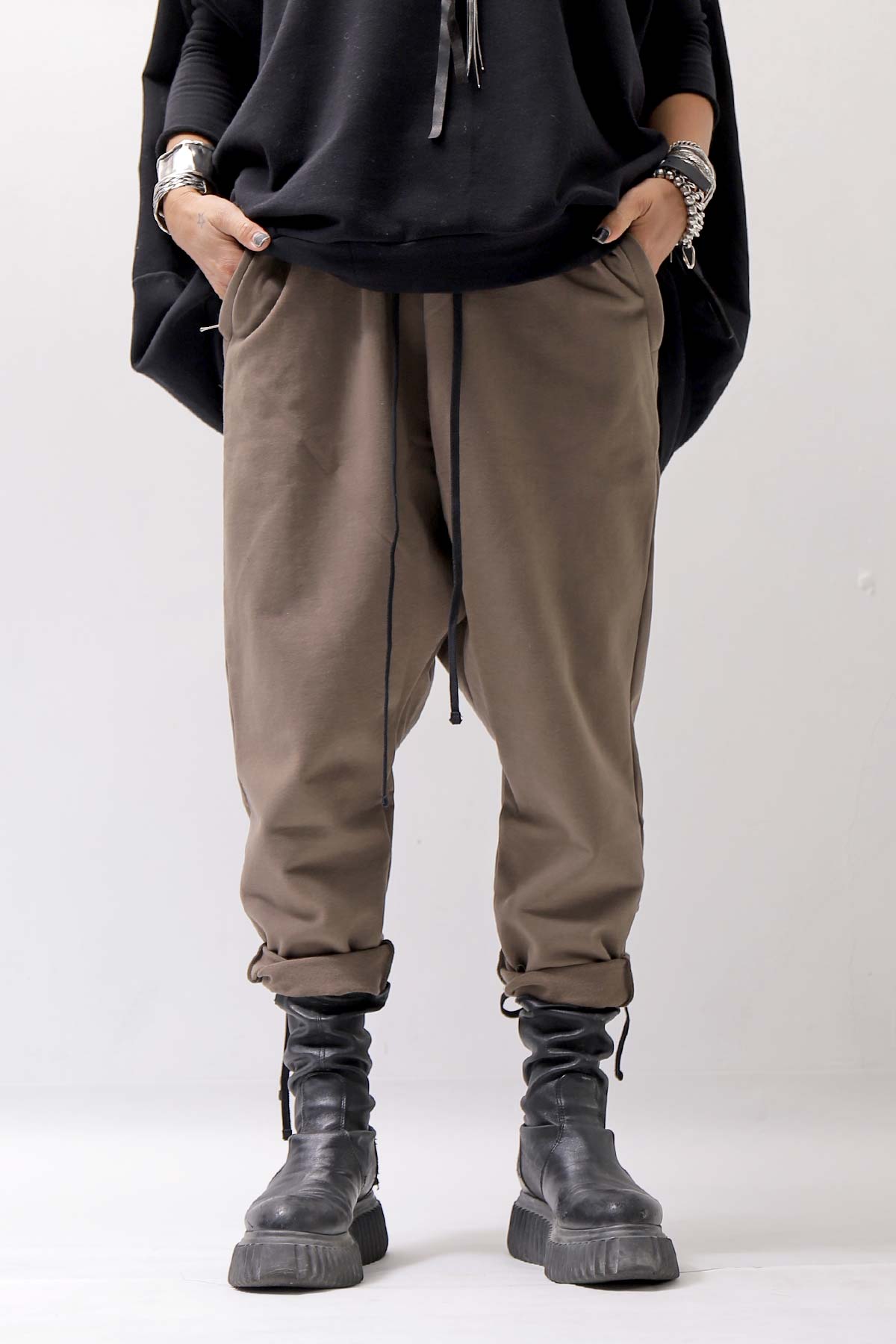 【bajra】 UNISEX SUPER STRECTH SARROUEL SWEAT PANTS 142QP02_CAFE LATTE