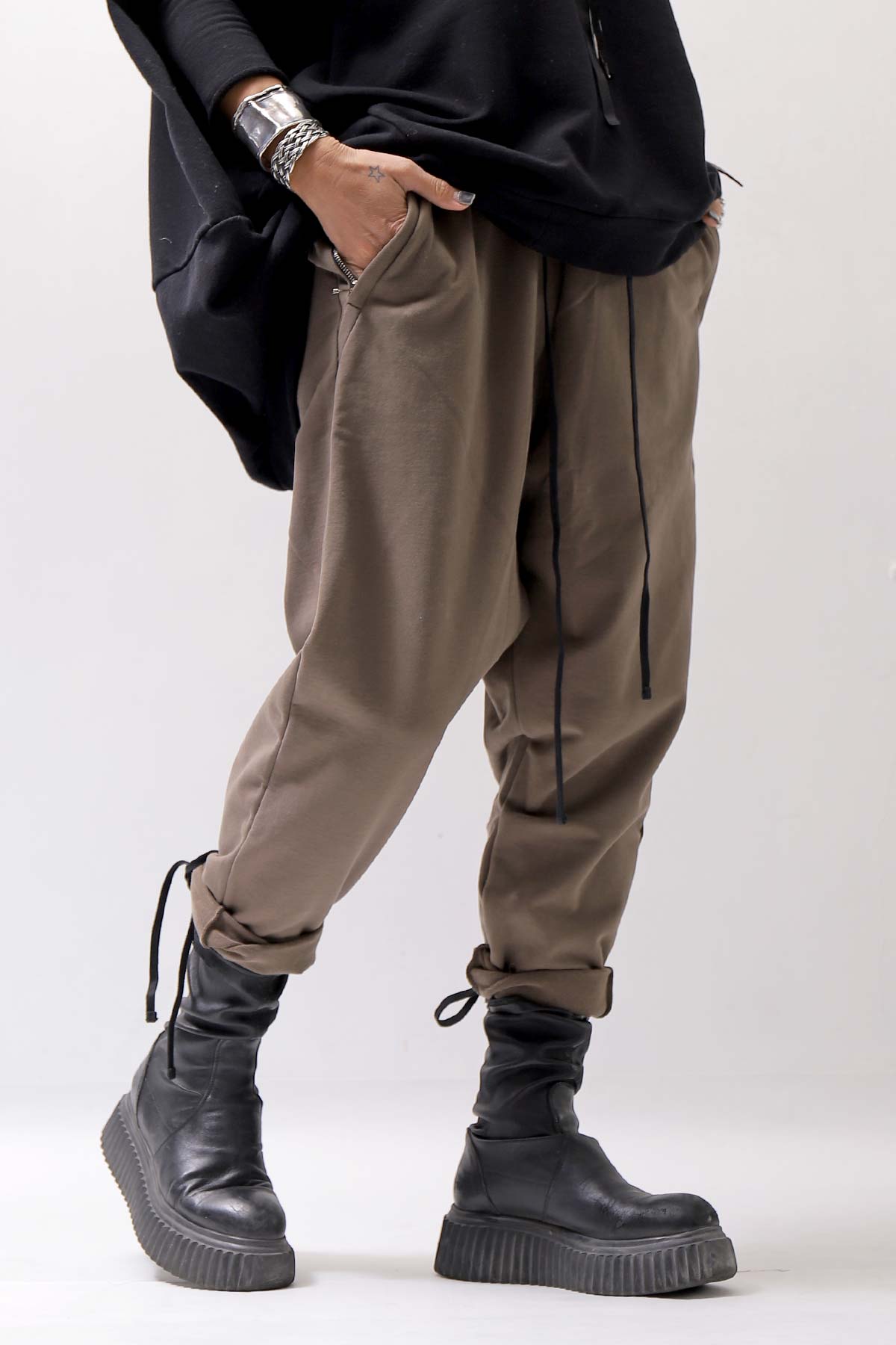 【bajra】 UNISEX SUPER STRECTH SARROUEL SWEAT PANTS 142QP02_CAFE LATTE