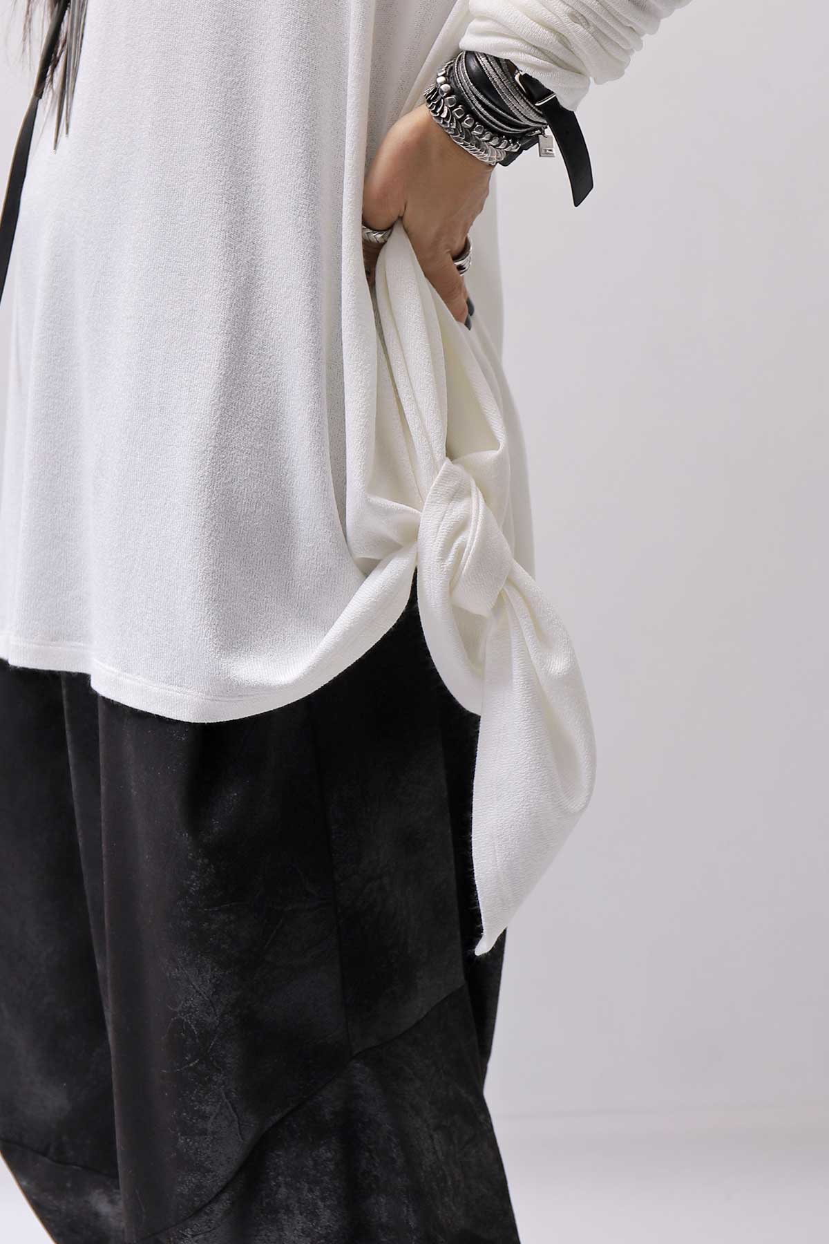 【NOSTRASANTISSIMA】 ASYMMETRY VISCOSE&amp;SILK LIGHT SWEATER TOP M122_WHITE