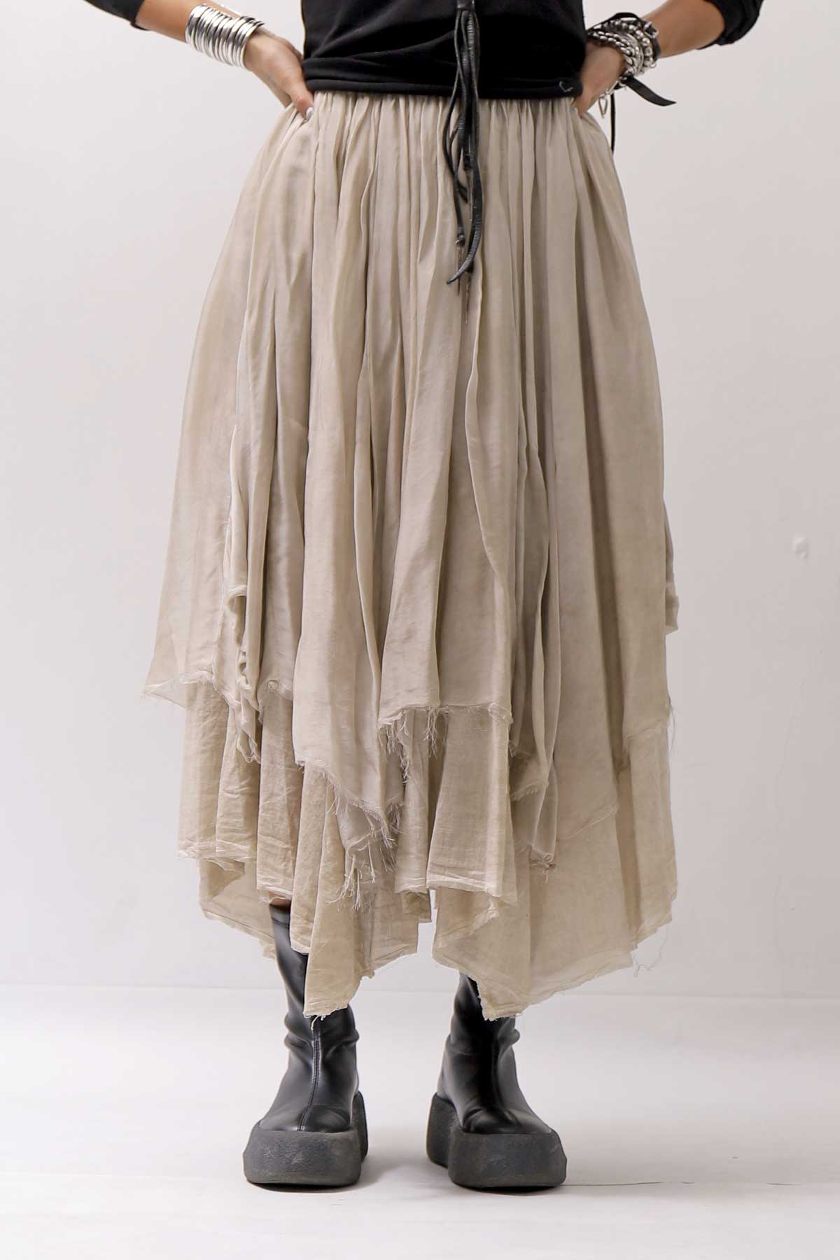 【sanctamuerte】 LAYERED ASYMMETRY SKIRT SM33_SAND SHELL