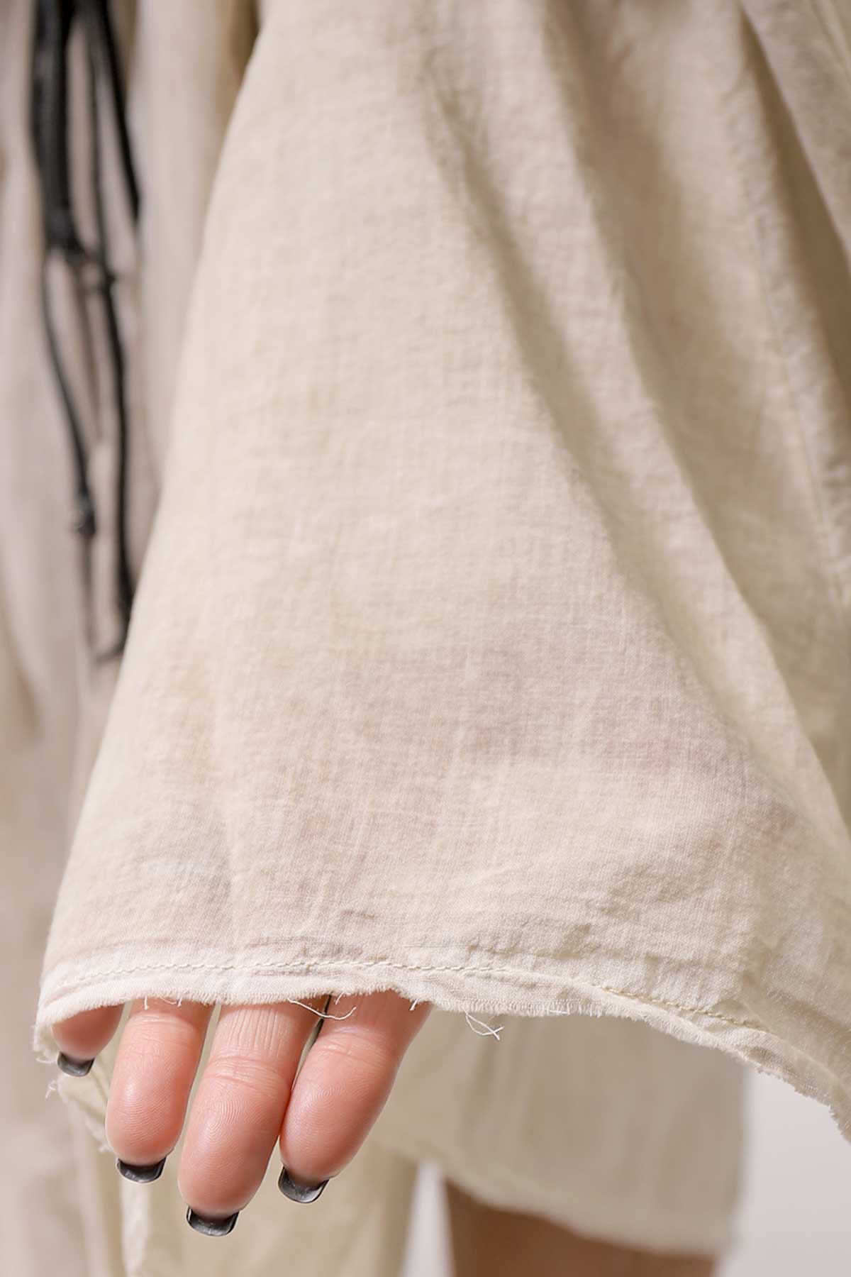 【sanctamuerte】 LAYERED ASYMMETRY SKIRT SM33_SAND SHELL