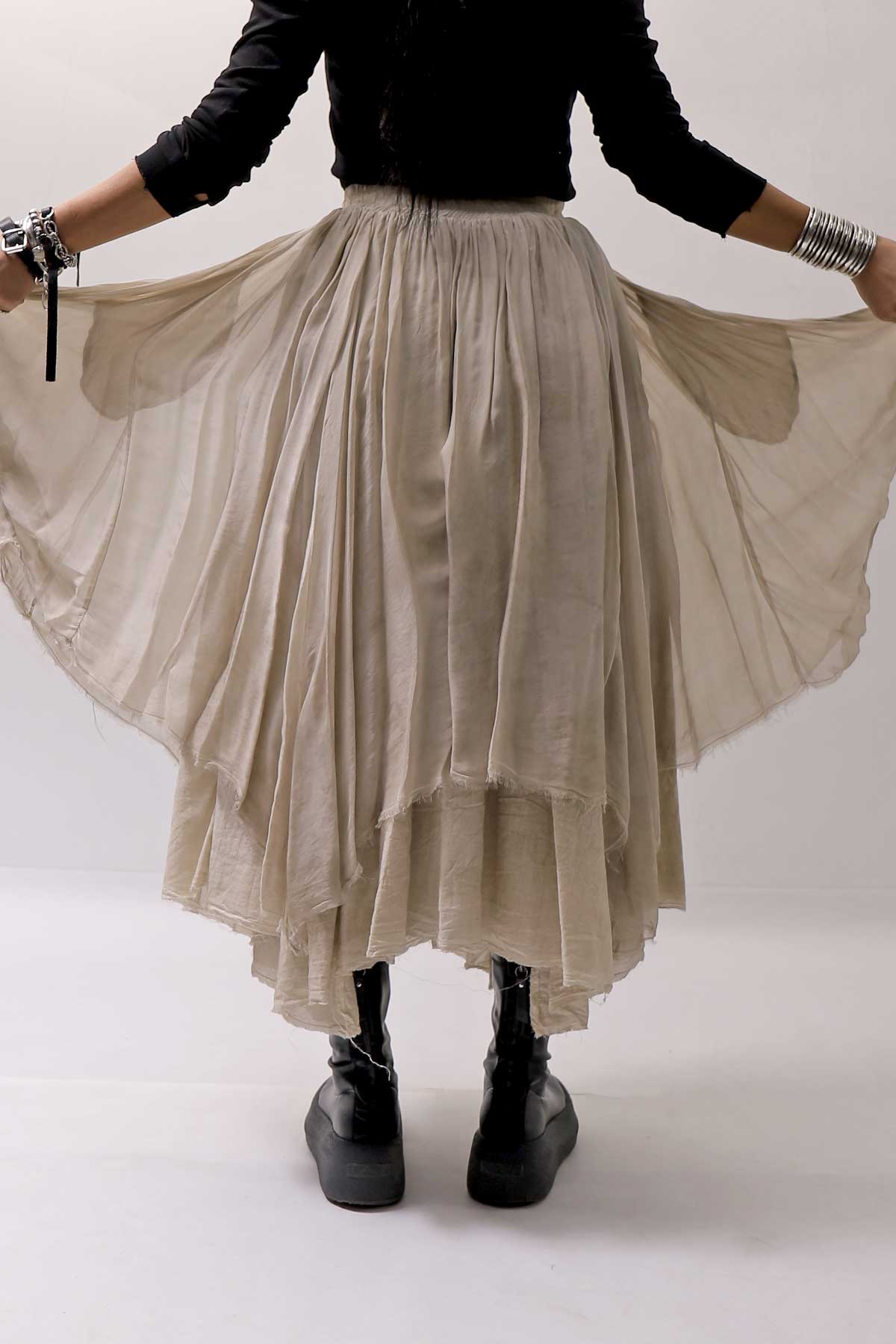 【sanctamuerte】 LAYERED ASYMMETRY SKIRT SM33_SAND SHELL