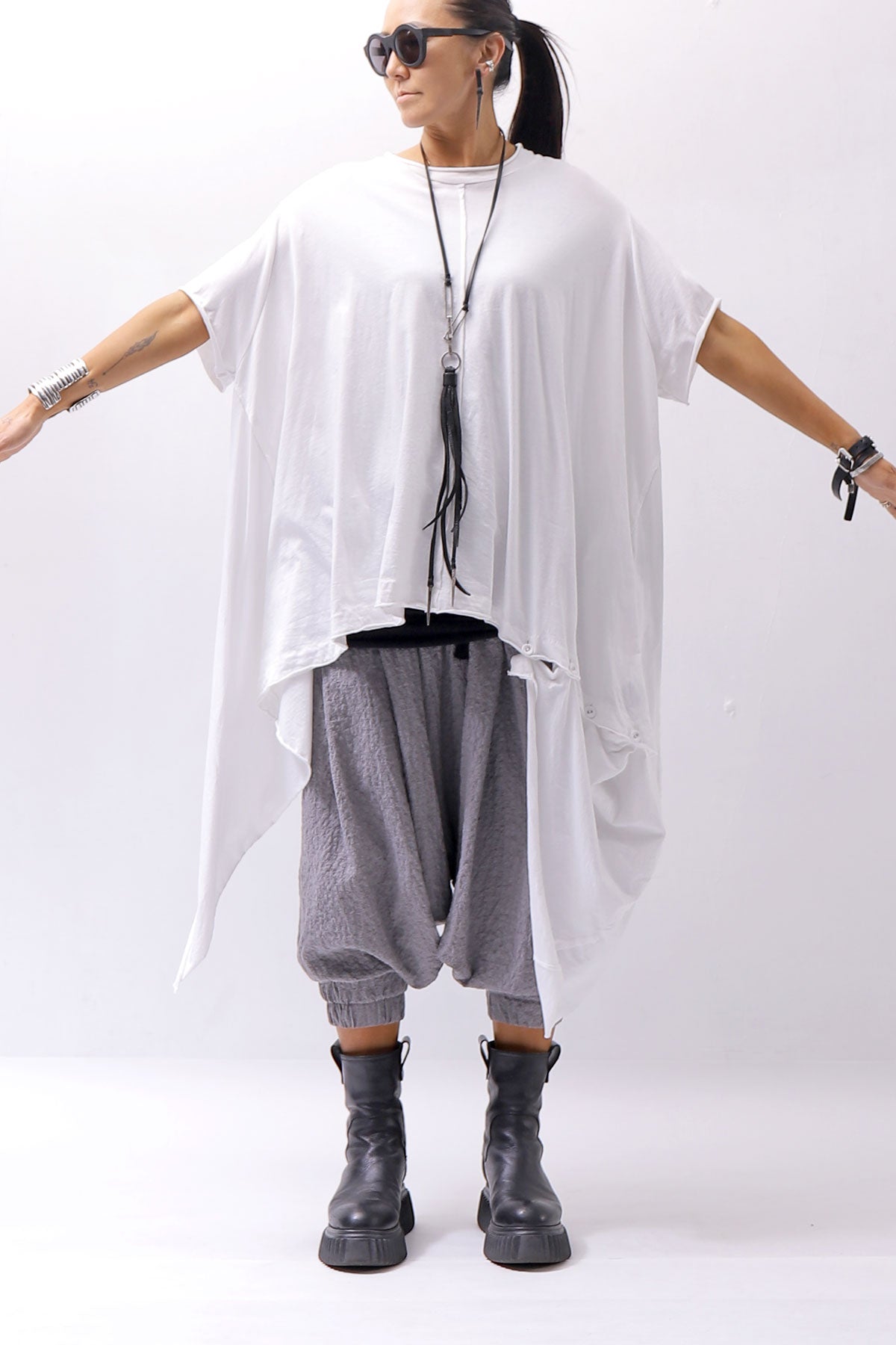 【studio b3】 UNISEX ASYMMETRY COTTON HALF SLEEVE TOP CB1317/M_WHITE