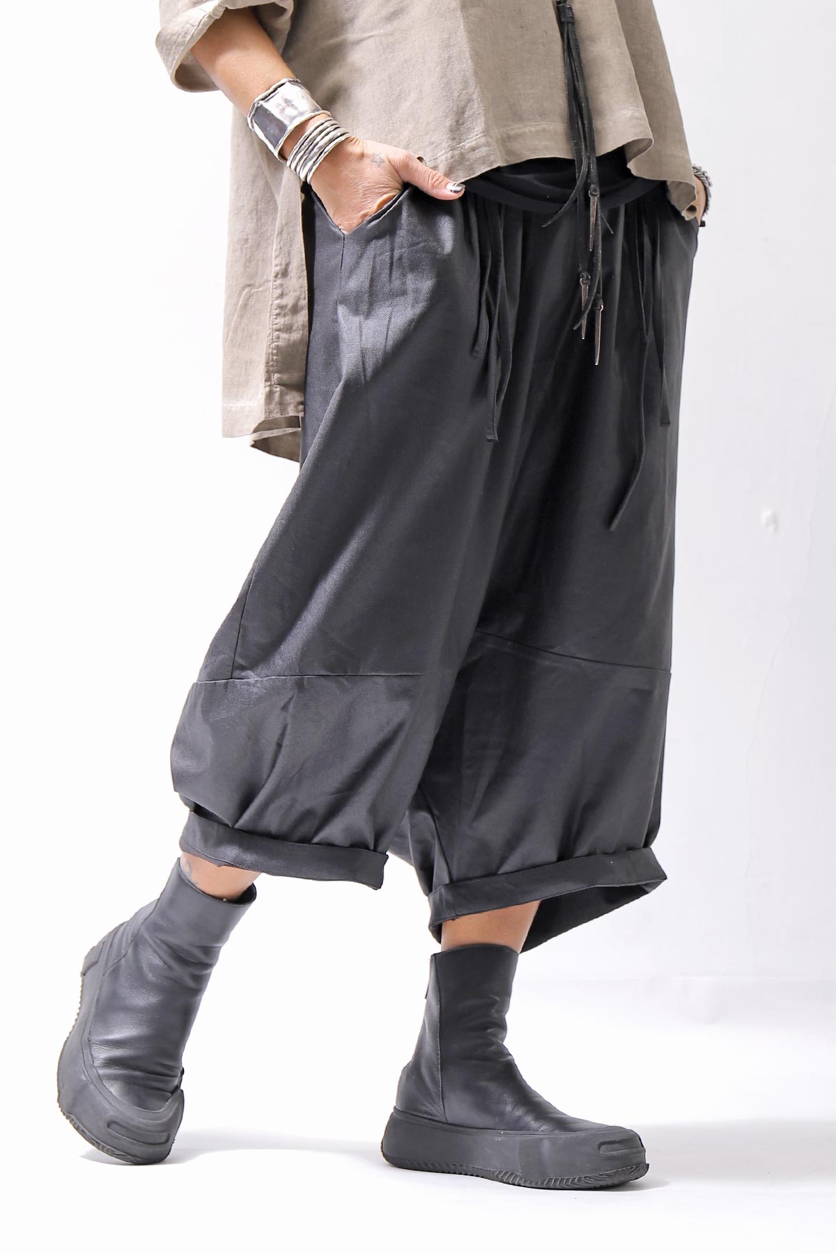 【studio b3】 UNSEX COATED LINEN＆BAMBOO BOX SARROUEL PANTS NB2123_BLACK