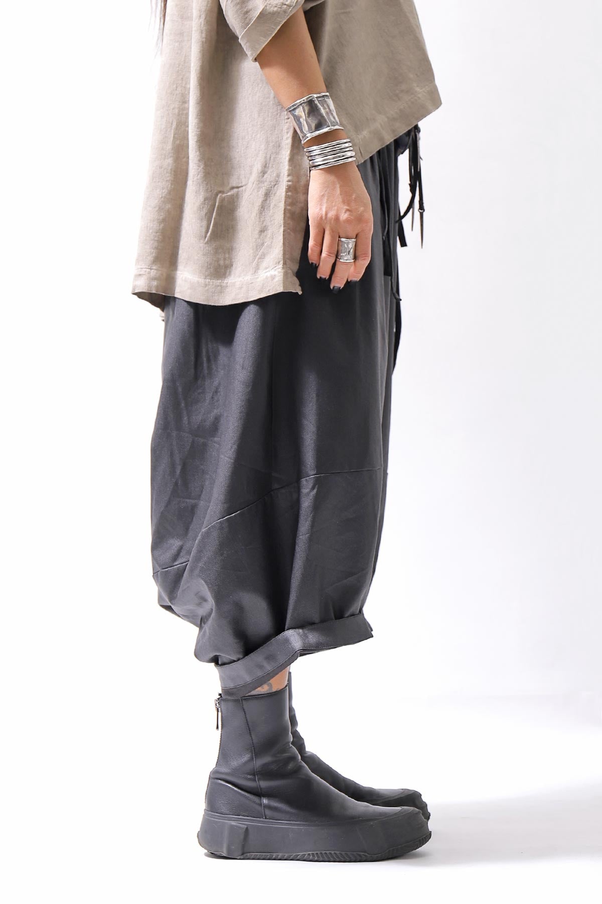 【studio b3】 UNSEX COATED LINEN＆BAMBOO BOX SARROUEL PANTS NB2123_BLACK