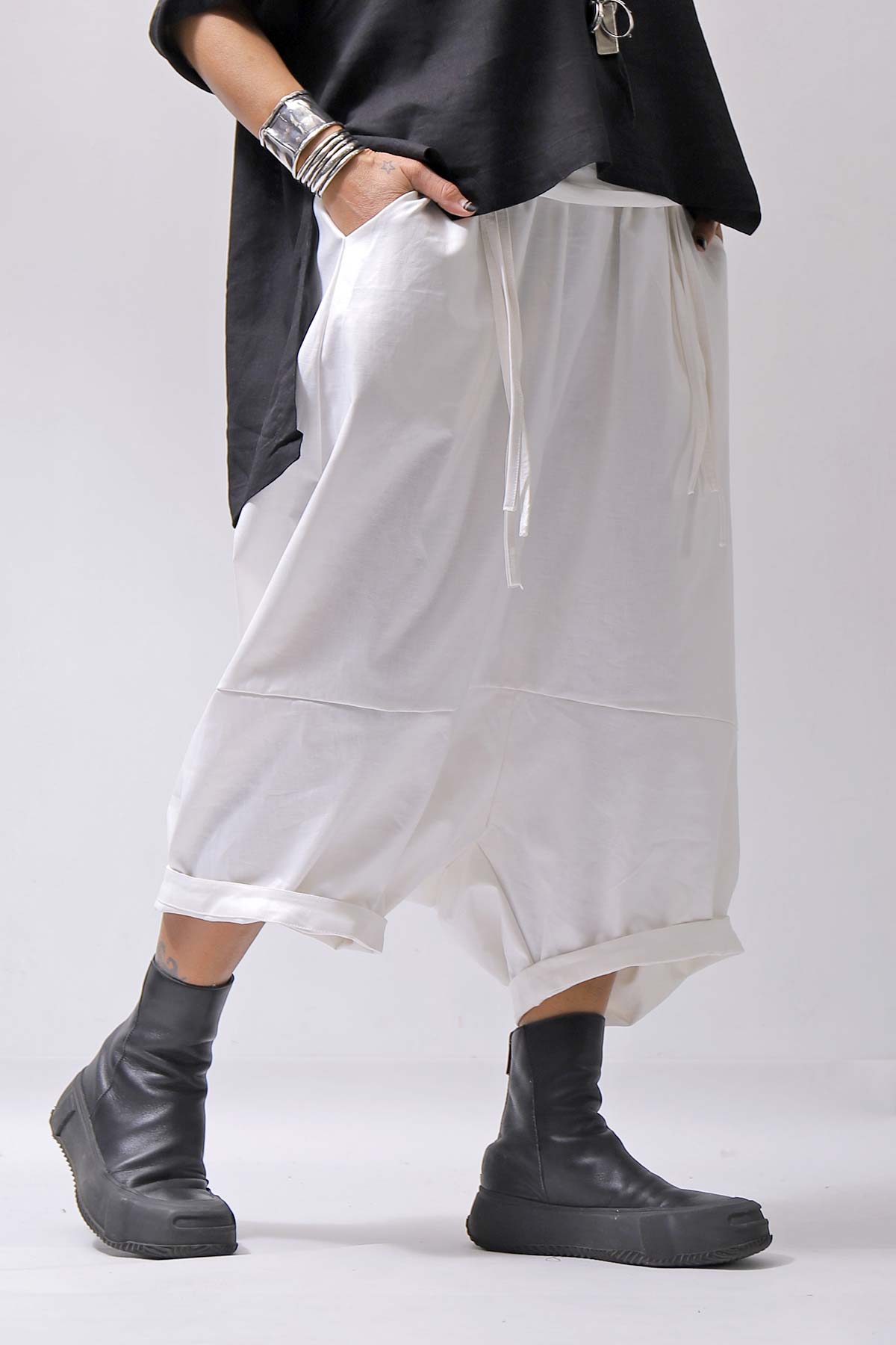 【studio b3】 UNSEX COATED LINEN＆BAMBOO BOX SARROUEL PANTS NB2123_WHITE