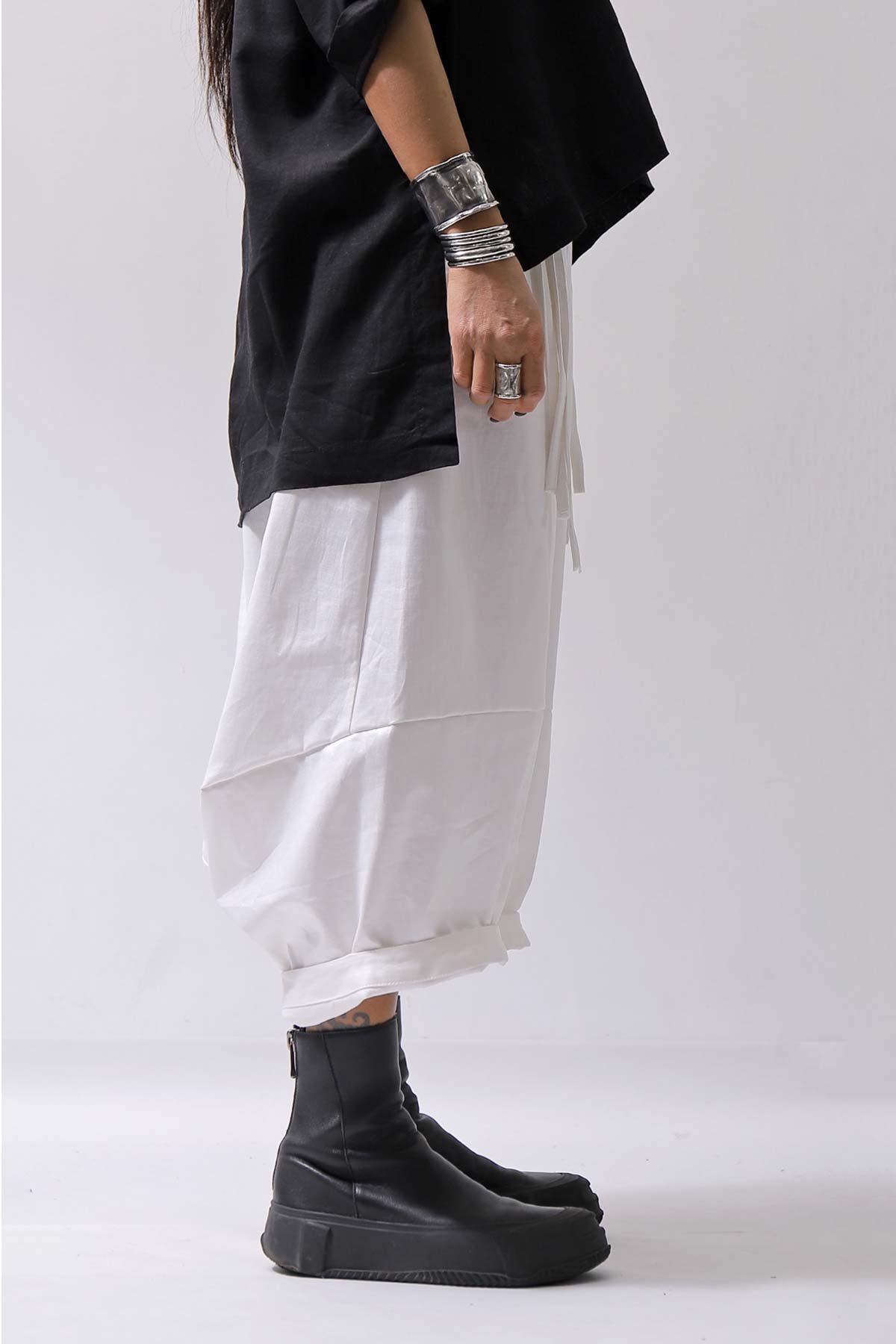 【studio b3】 UNSEX COATED LINEN＆BAMBOO BOX SARROUEL PANTS NB2123_WHITE