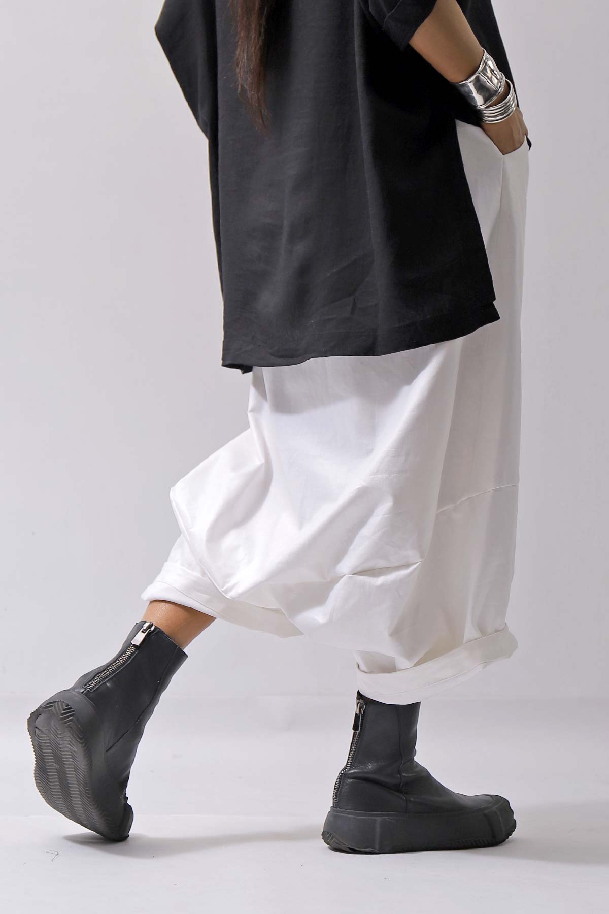 【studio b3】 UNSEX COATED LINEN＆BAMBOO BOX SARROUEL PANTS NB2123_WHITE