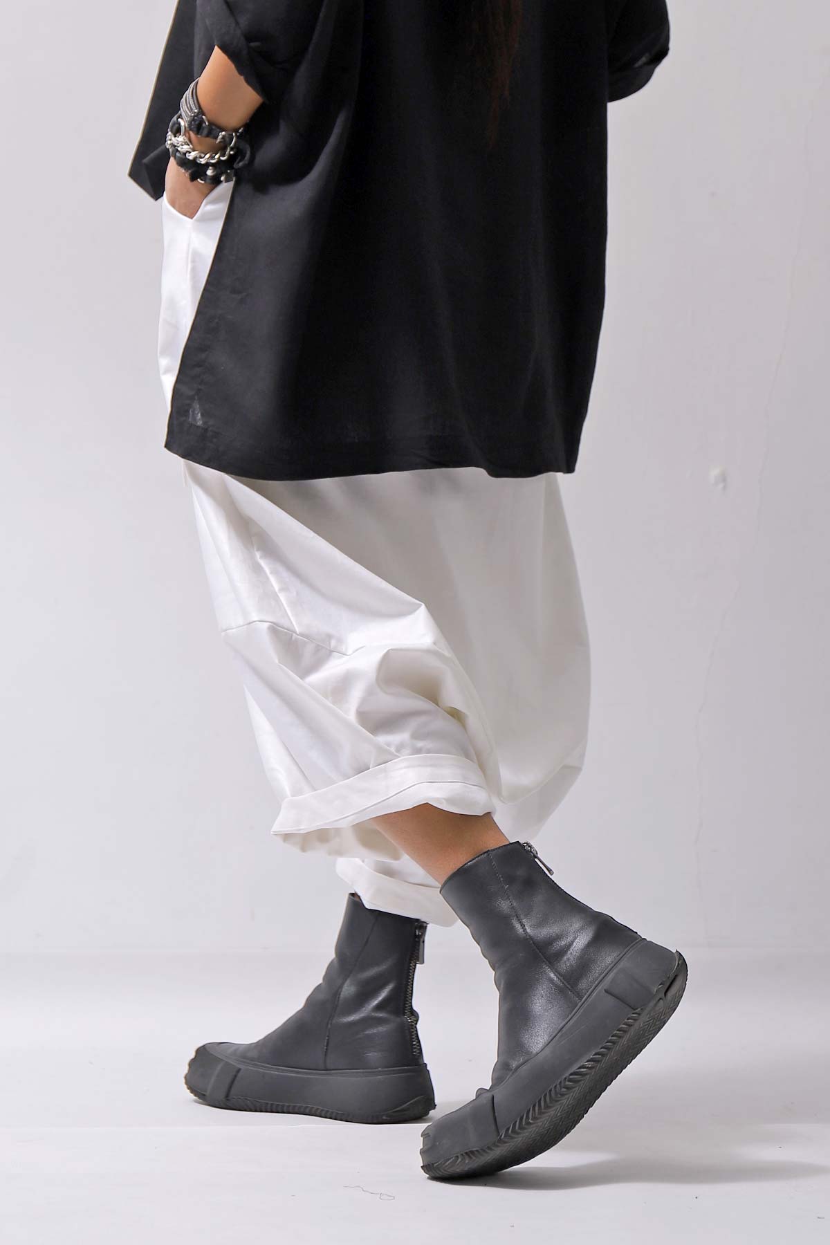 【studio b3】 UNSEX COATED LINEN＆BAMBOO BOX SARROUEL PANTS NB2123_WHITE