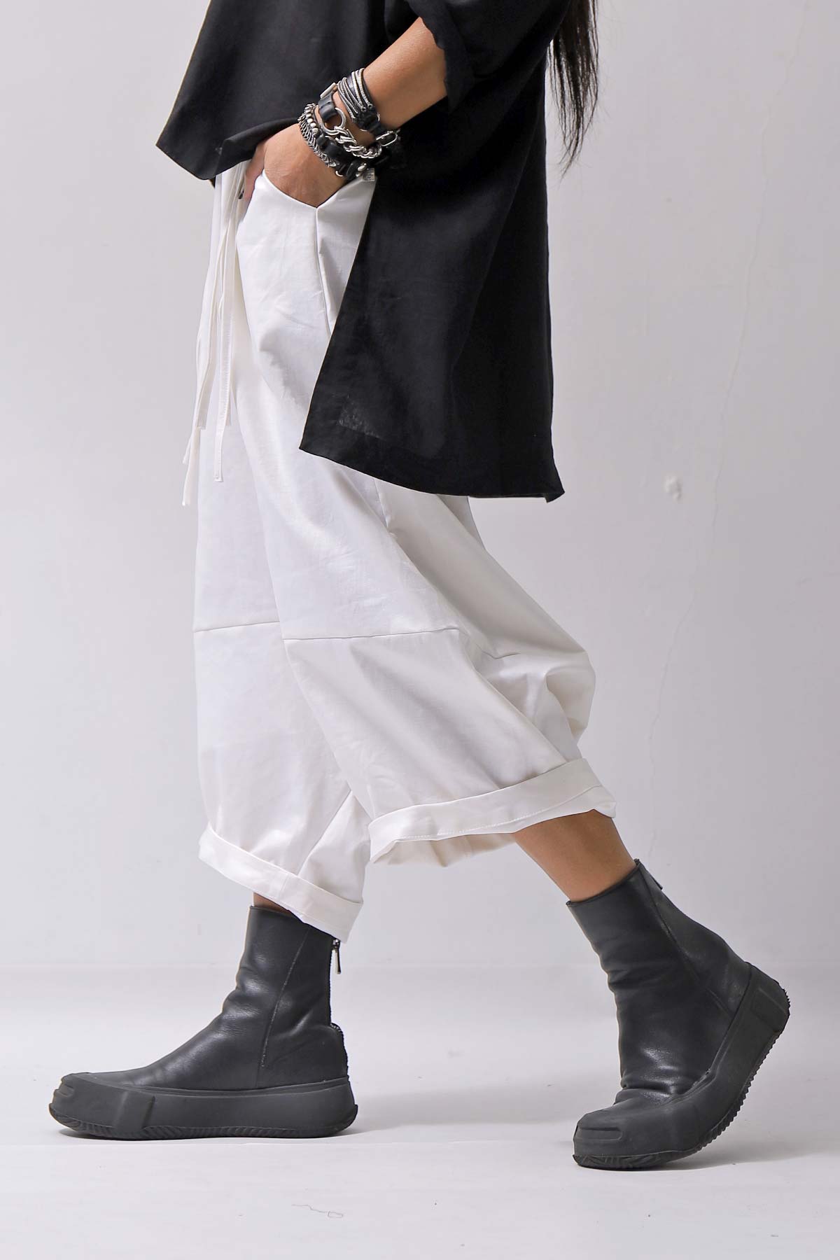 【studio b3】 UNSEX COATED LINEN＆BAMBOO BOX SARROUEL PANTS NB2123_WHITE