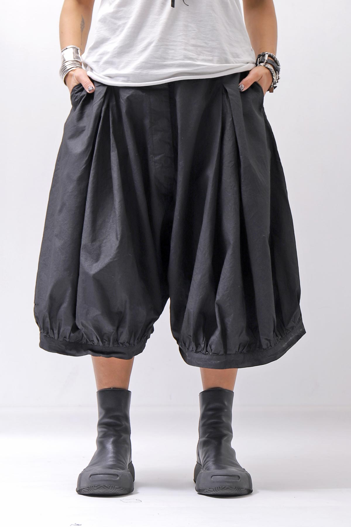 【RUNDHOLZ】 UNISEX BACK FLAP BALOON SARROUEL PANTS _BLACK GLOSS