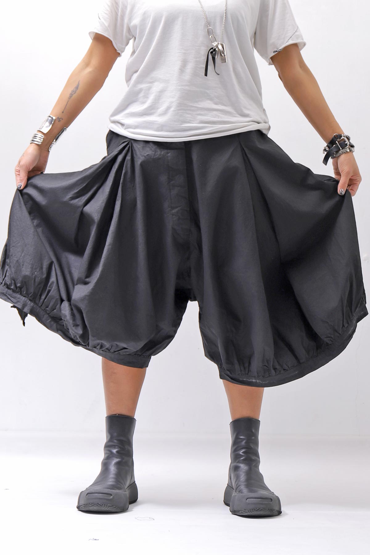 【RUNDHOLZ】 UNISEX BACK FLAP BALOON SARROUEL PANTS _BLACK GLOSS