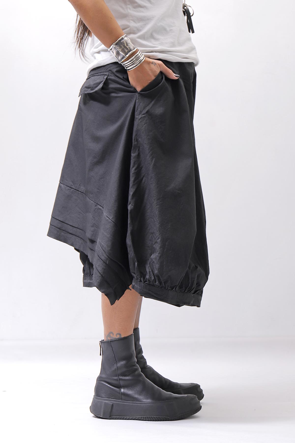 【RUNDHOLZ】 UNISEX BACK FLAP BALOON SARROUEL PANTS _BLACK GLOSS