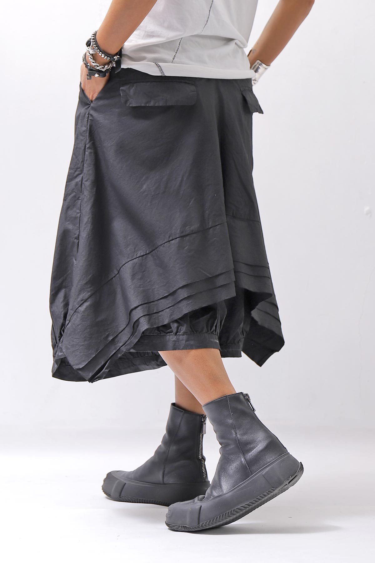 【RUNDHOLZ】 UNISEX BACK FLAP BALOON SARROUEL PANTS _BLACK GLOSS