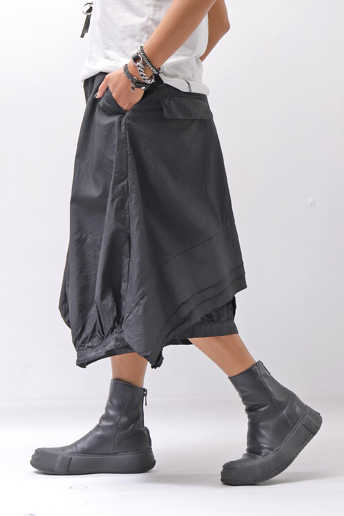 【RUNDHOLZ】 UNISEX BACK FLAP BALOON SARROUEL PANTS _BLACK GLOSS