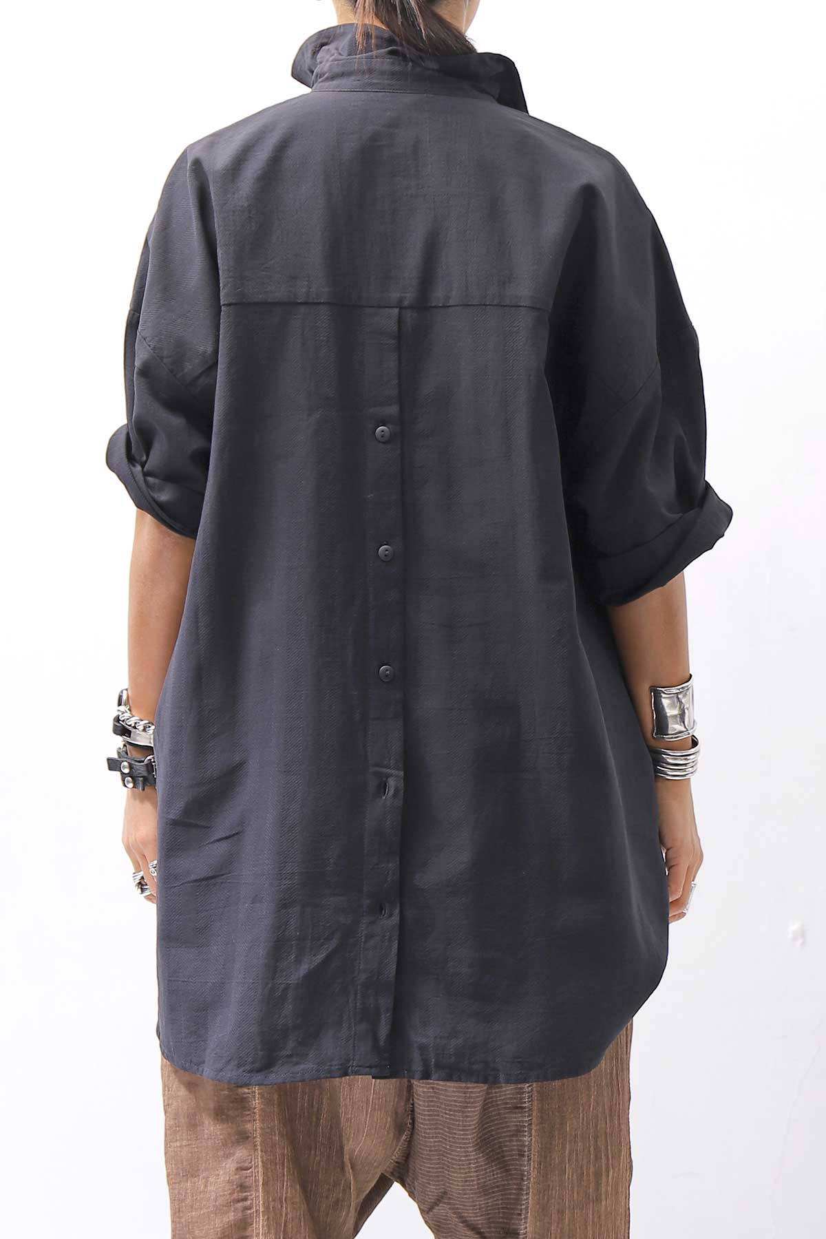 【studio b3】 OVERSIZED BACK BUTTON SHIRT TOP NB2070_BLACK