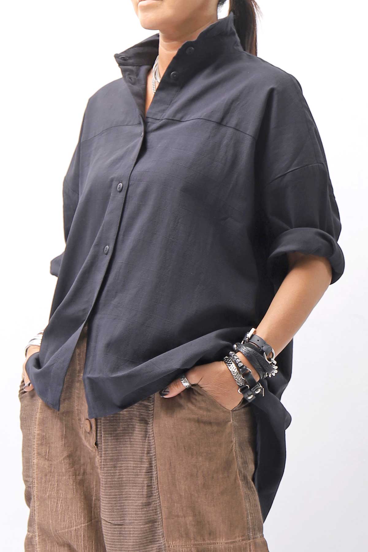 【studio b3】 OVERSIZED BACK BUTTON SHIRT TOP NB2070_BLACK