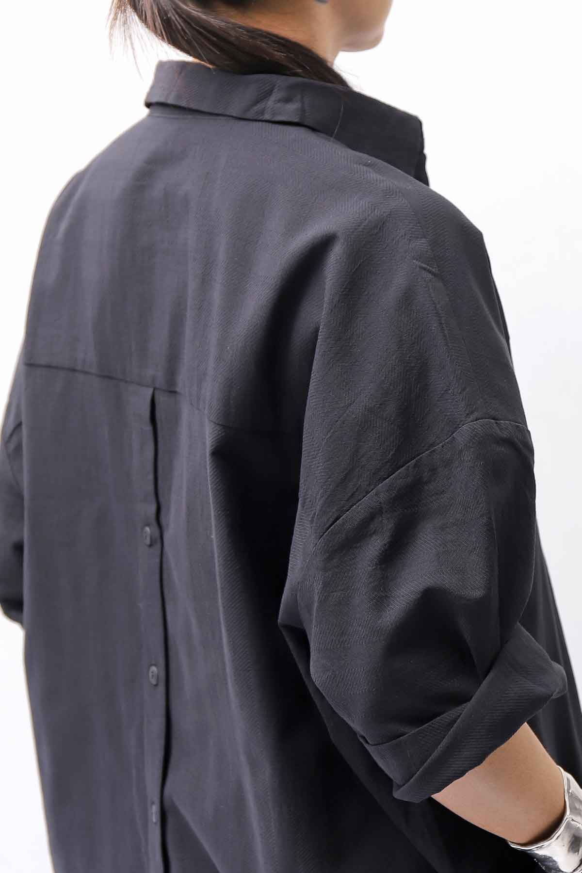 【studio b3】 OVERSIZED BACK BUTTON SHIRT TOP NB2070_BLACK